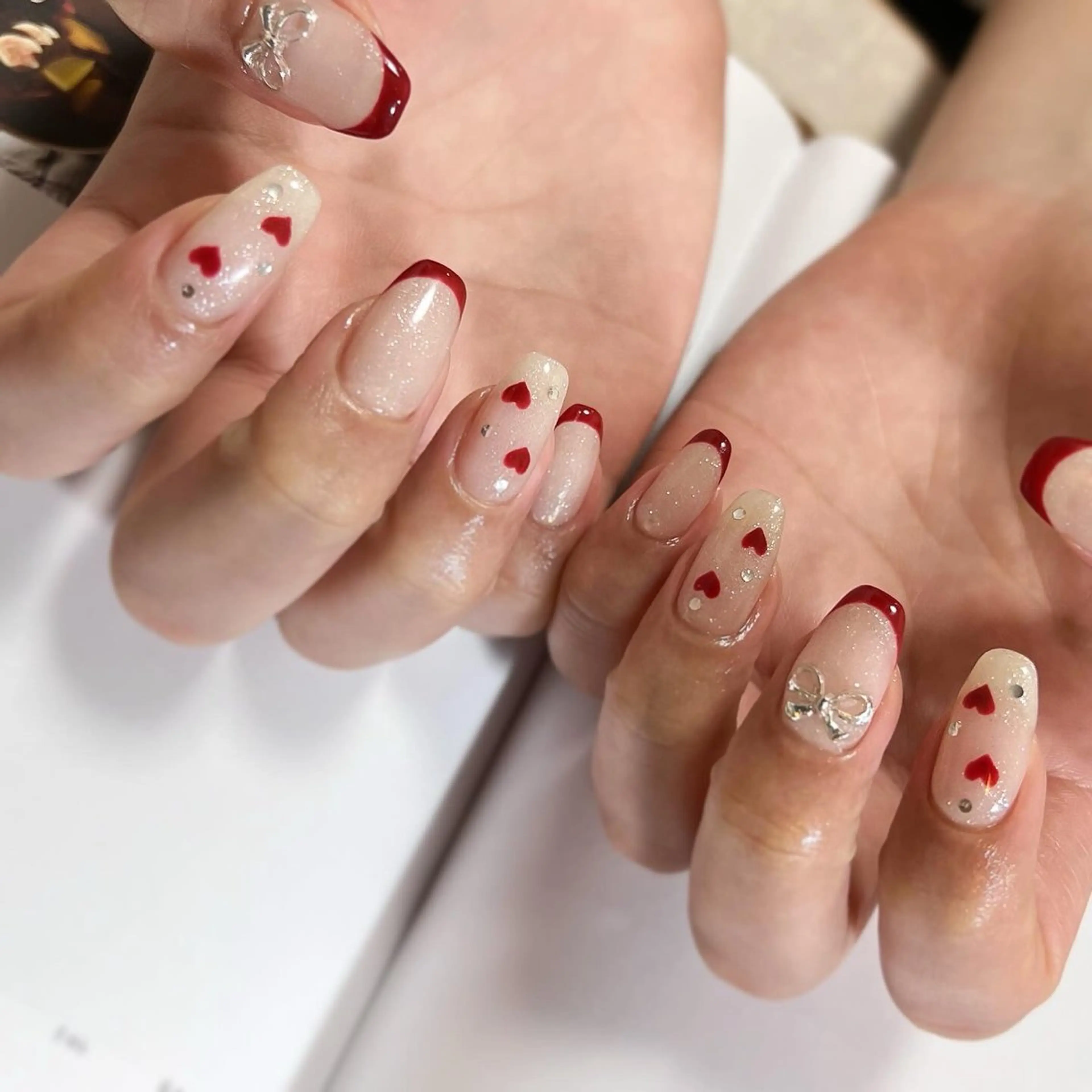 ネイル ボルドー フレンチネイル ハート キラキラネイル ラメ(グリッター) ハンドネイル pointillé .ayaのネイルデザイン
