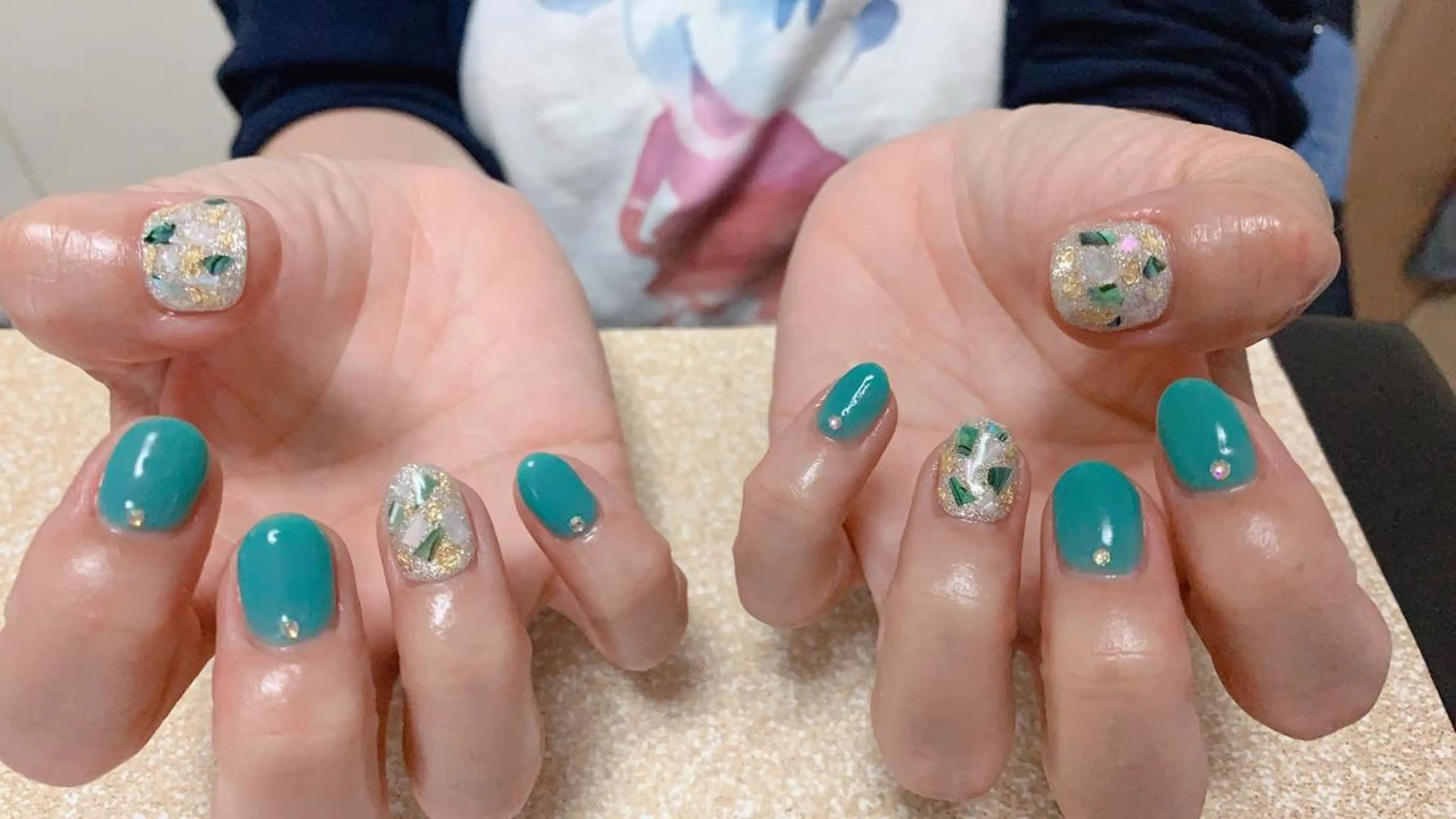 ネイル ストーンネイル nico.nico.mark NAIL所属・小林 梓のエステ・リラクイメージ