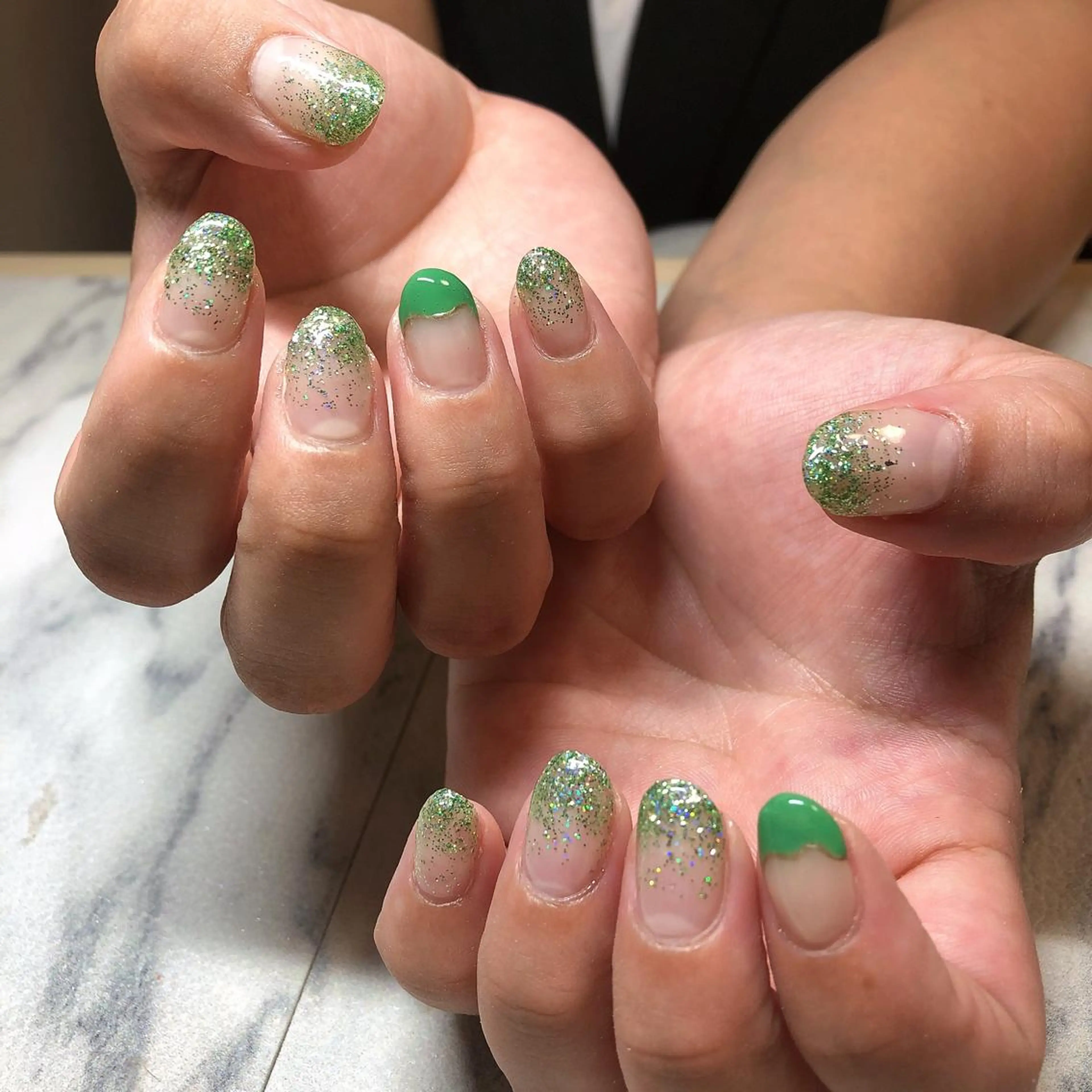 ネイル ラメ(グリッター) ラメグラデーション Nailsalon RAVE所属・結城 怜菜のネイルデザイン