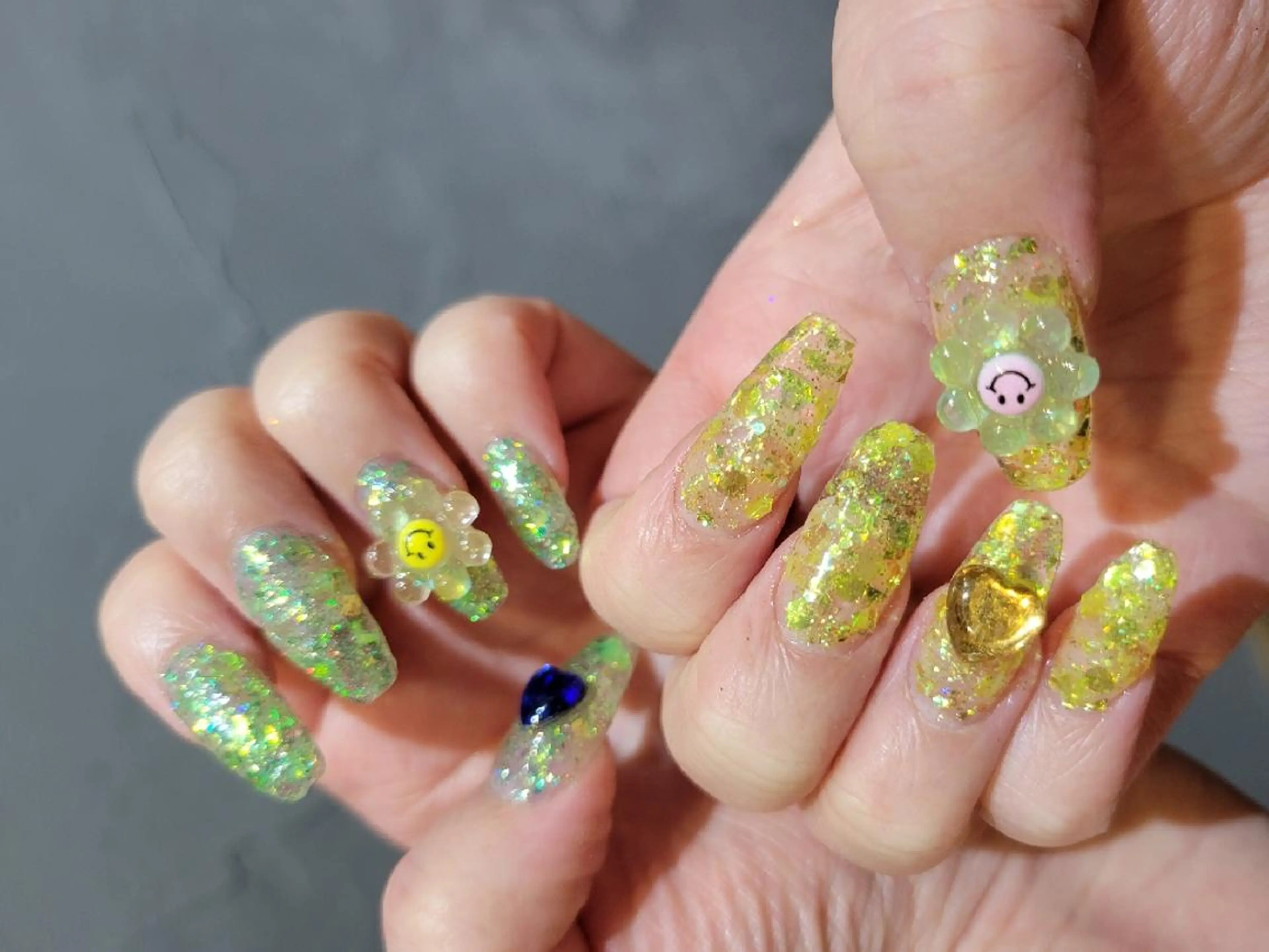 ネイル キラキラネイル 💜bora .のネイルデザイン