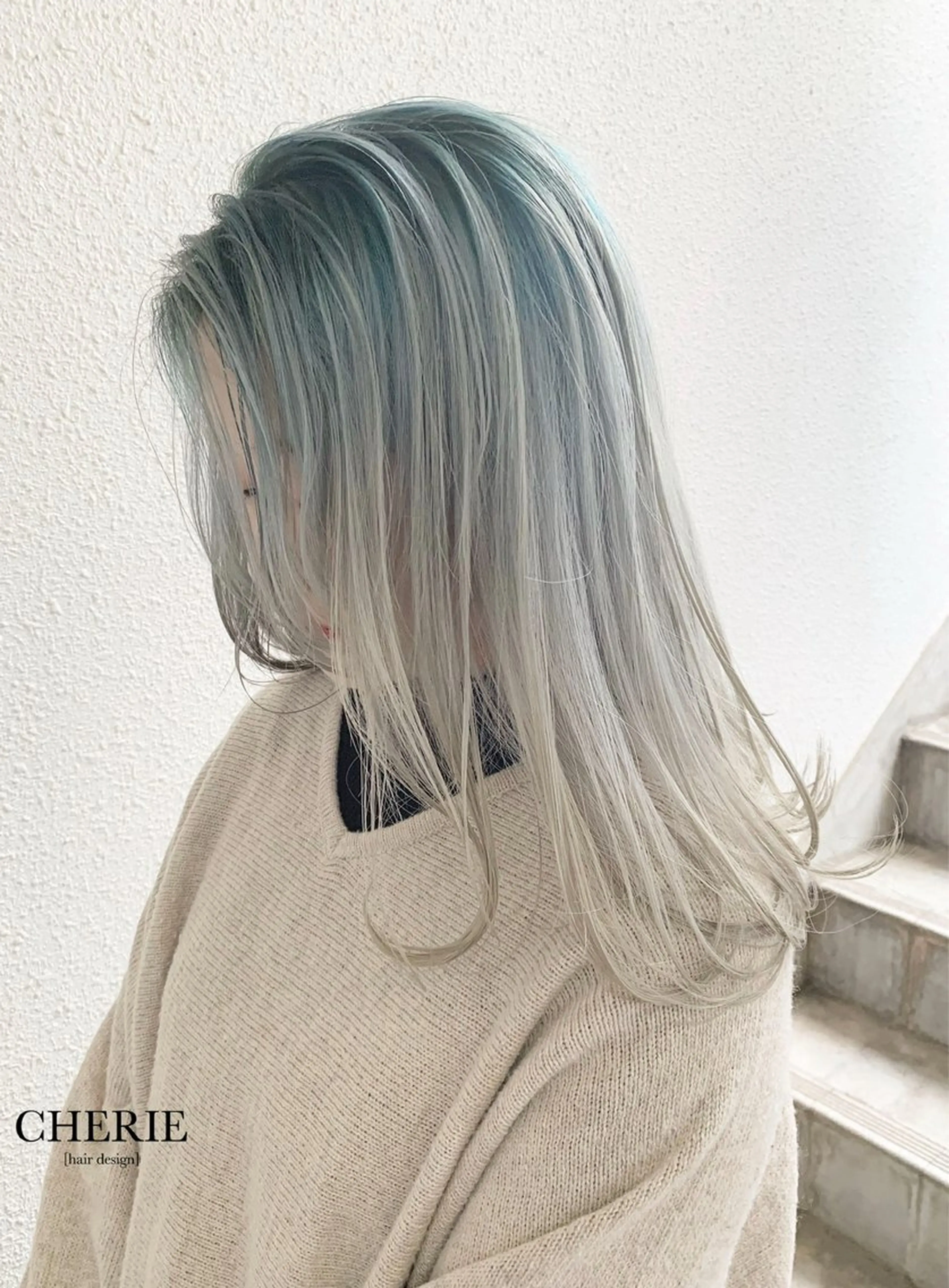ロング カラー デザインカラー カット ヘアカラー トリートメント CHERIEブリーチ ダブルカラー　天神のヘアスタイル