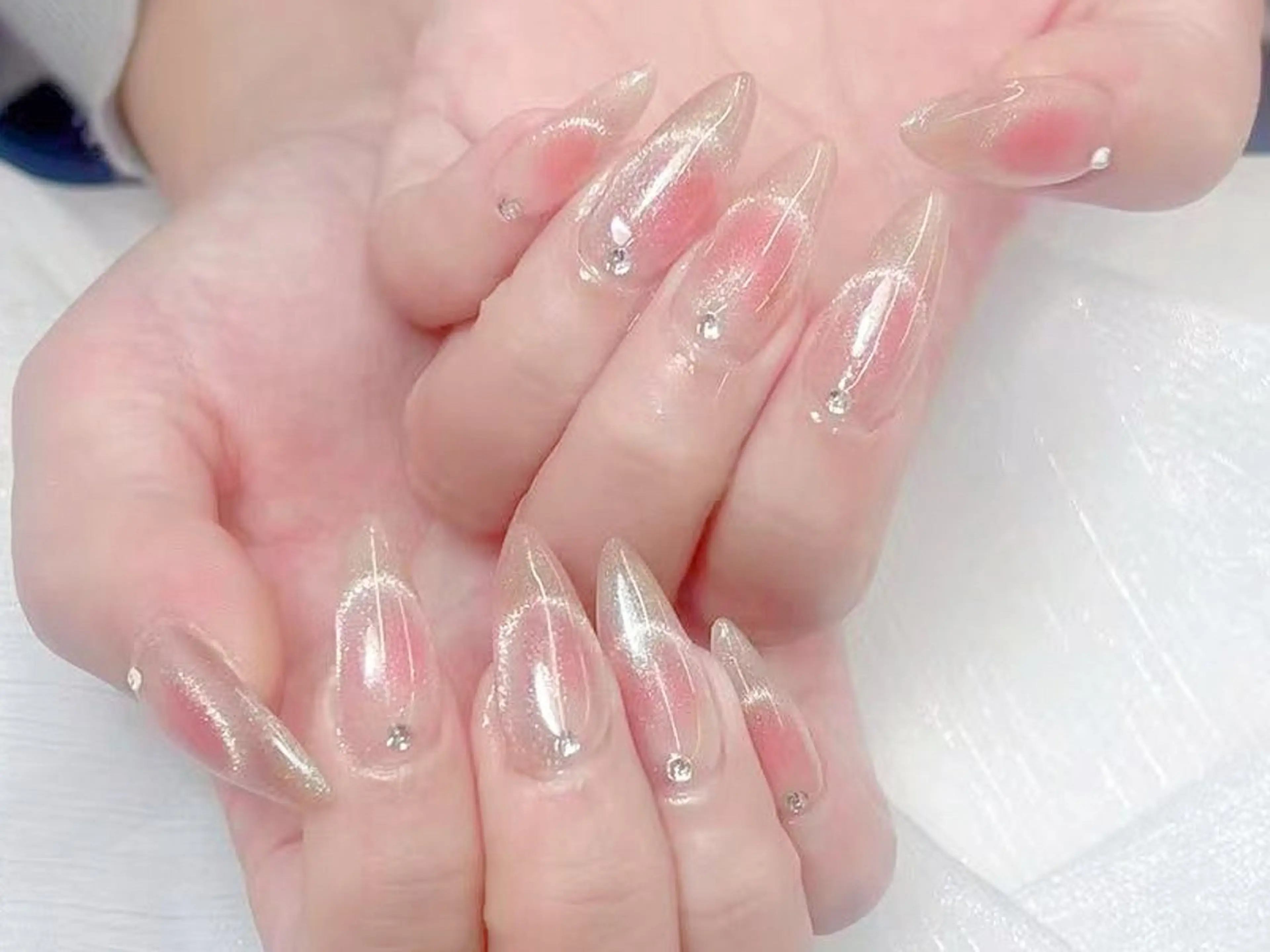 ネイル オーロラネイル フレンチネイル グラデーション 韓国ネイル マグネットネイル ハンドネイル NOA NAILのネイルデザイン