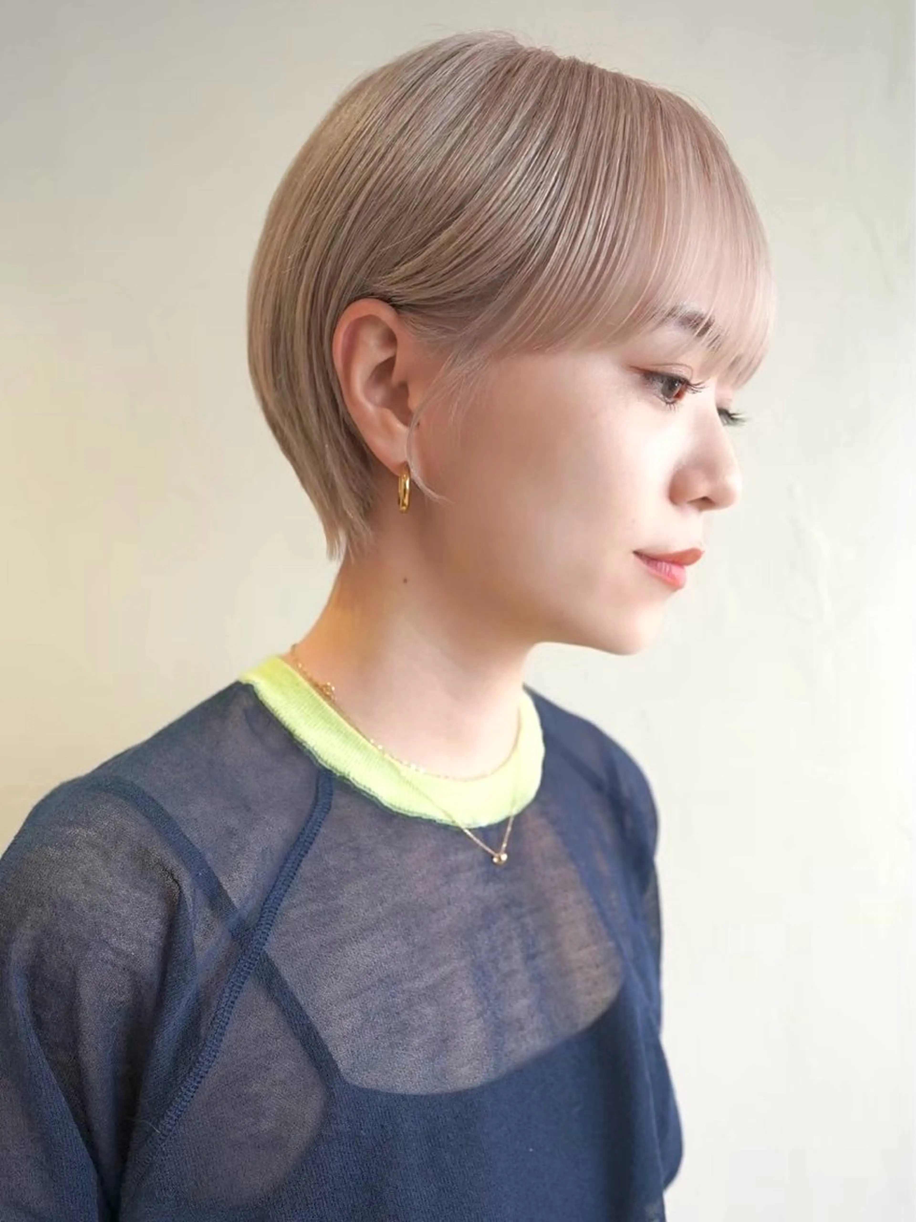 ショート カラー アッシュ ベージュカラー ブリーチ ケアブリーチ ダブルカラー カット ヘアカラー トリートメント nico TOKYO 渋谷所属・ブリーチ　ハイトーン 特化🌈フジタハルキのヘアスタイル