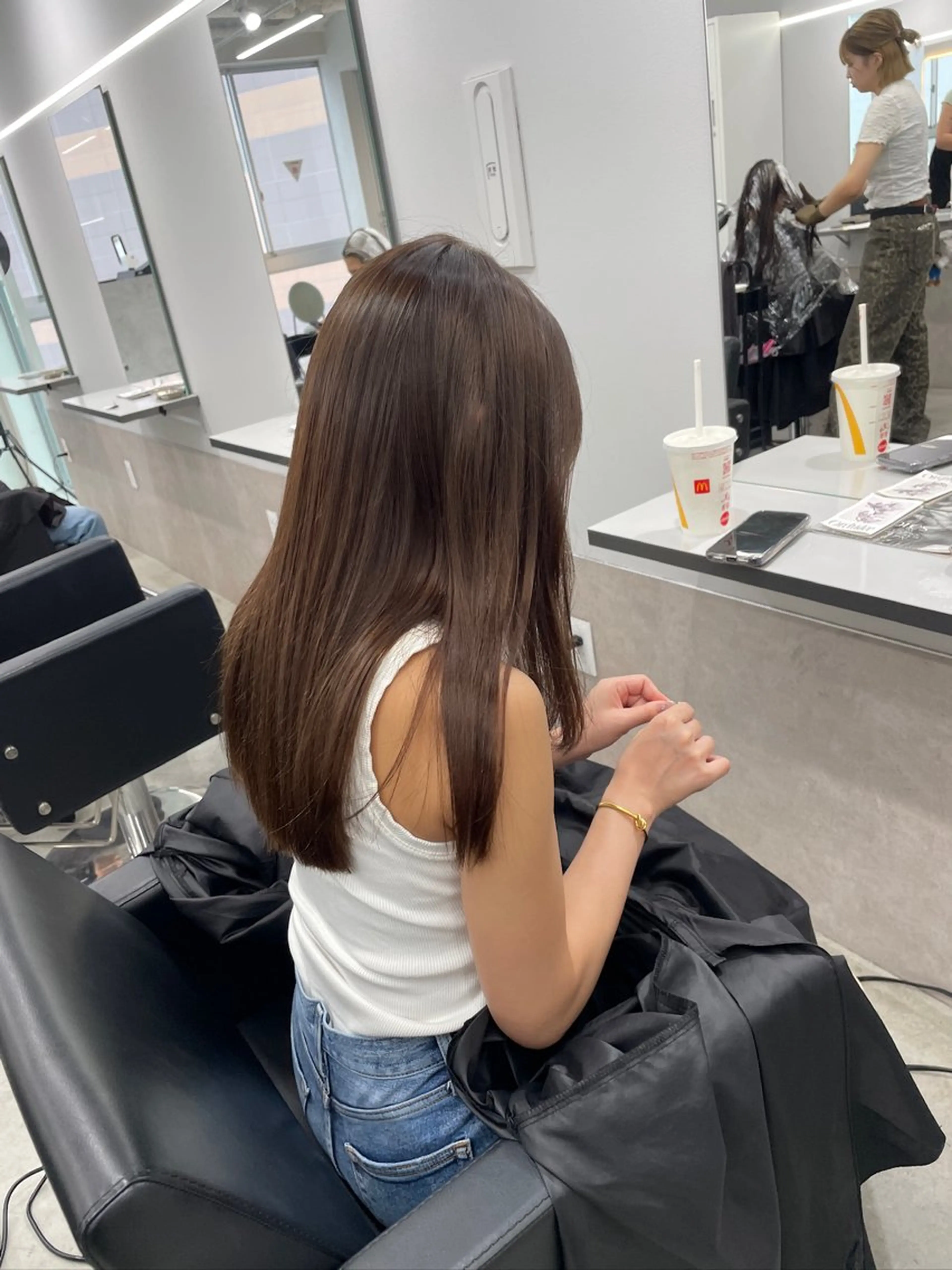 ミディアム ヘアカラー aoi🤍 透明感カラーのヘアスタイル
