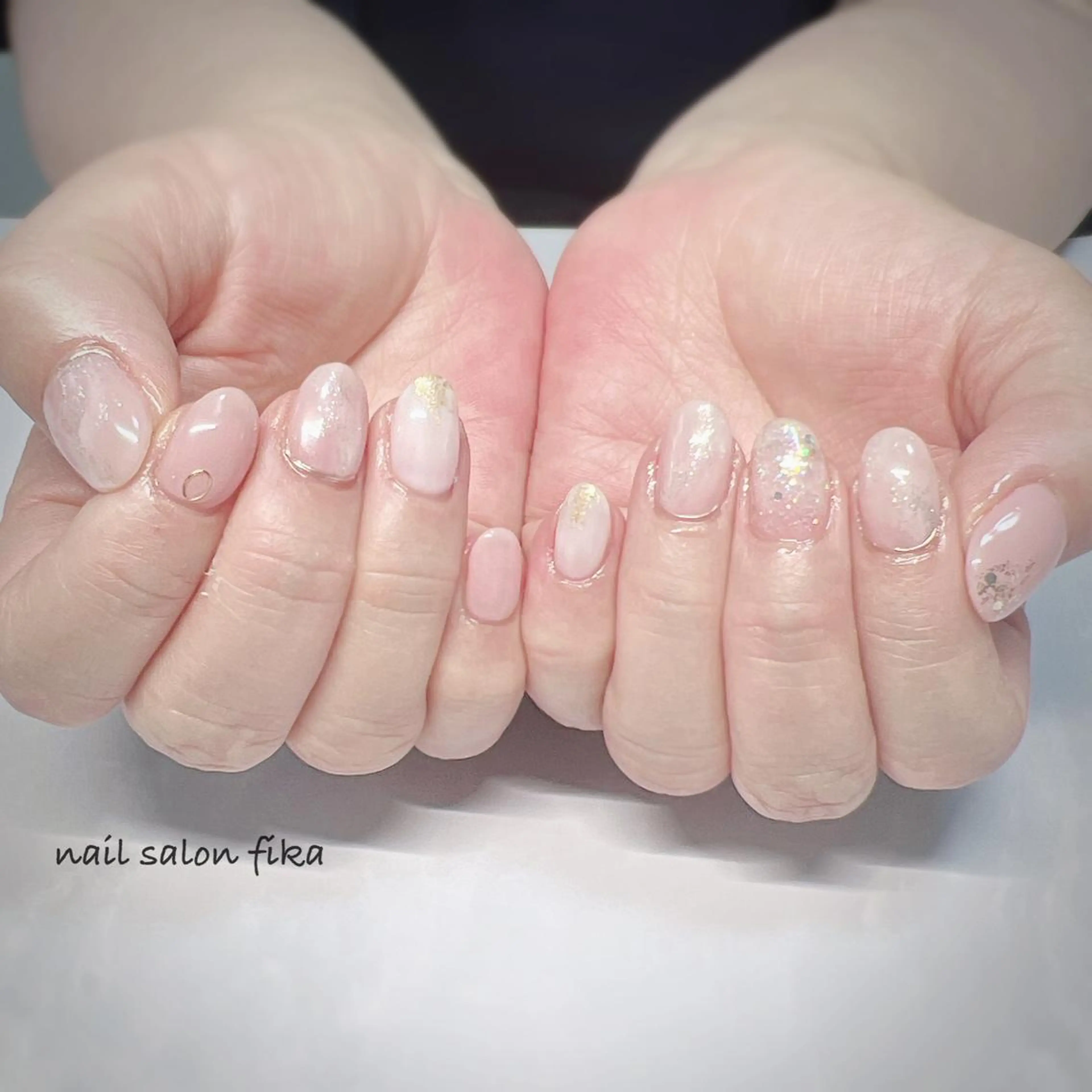 ネイル キラキラネイル ニュアンスネイル オフィスネイル ショートネイル シンプルネイル nail salon fikaのネイルデザイン