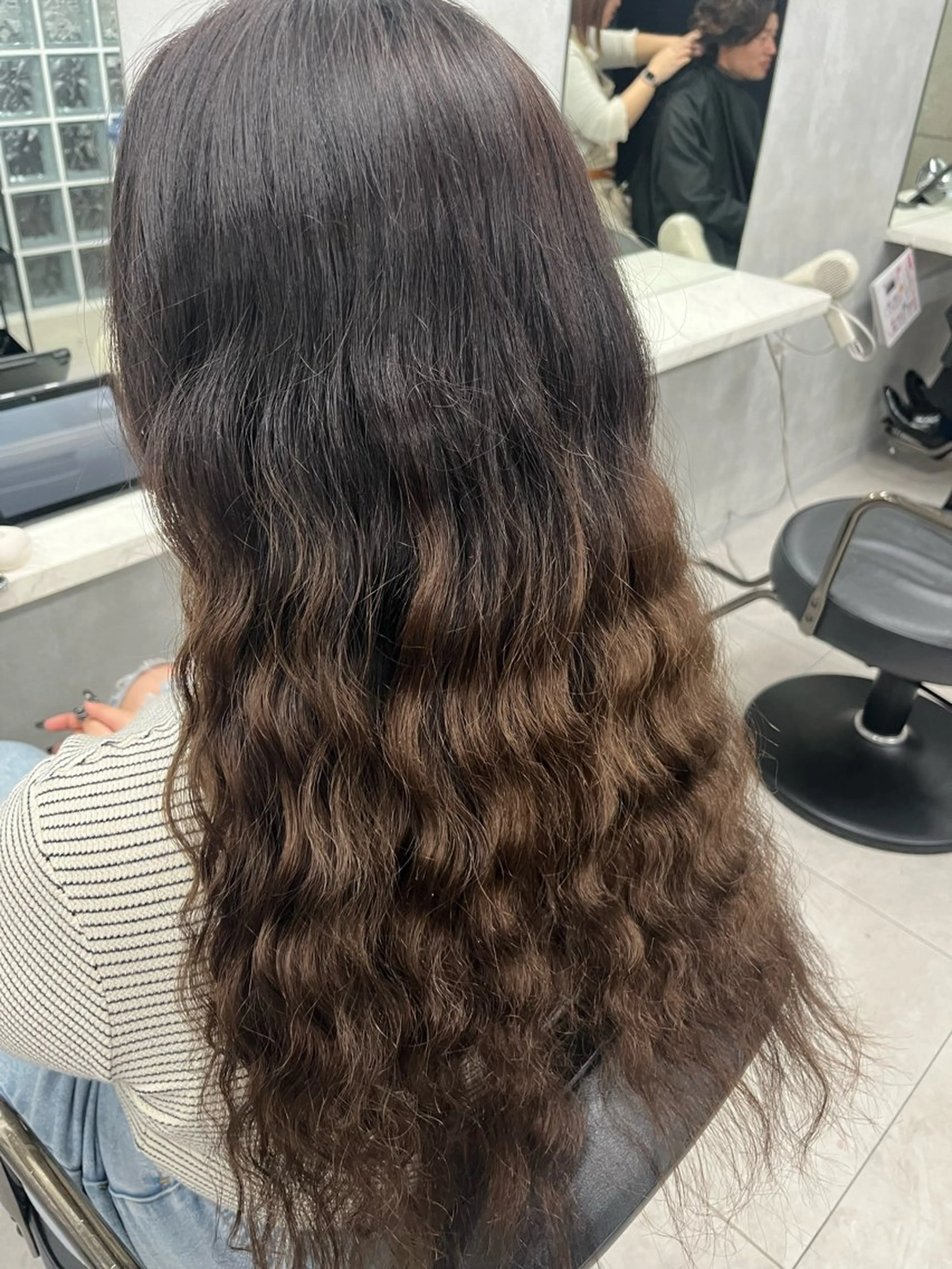 ロング カラー anon Loemのヘアスタイル
