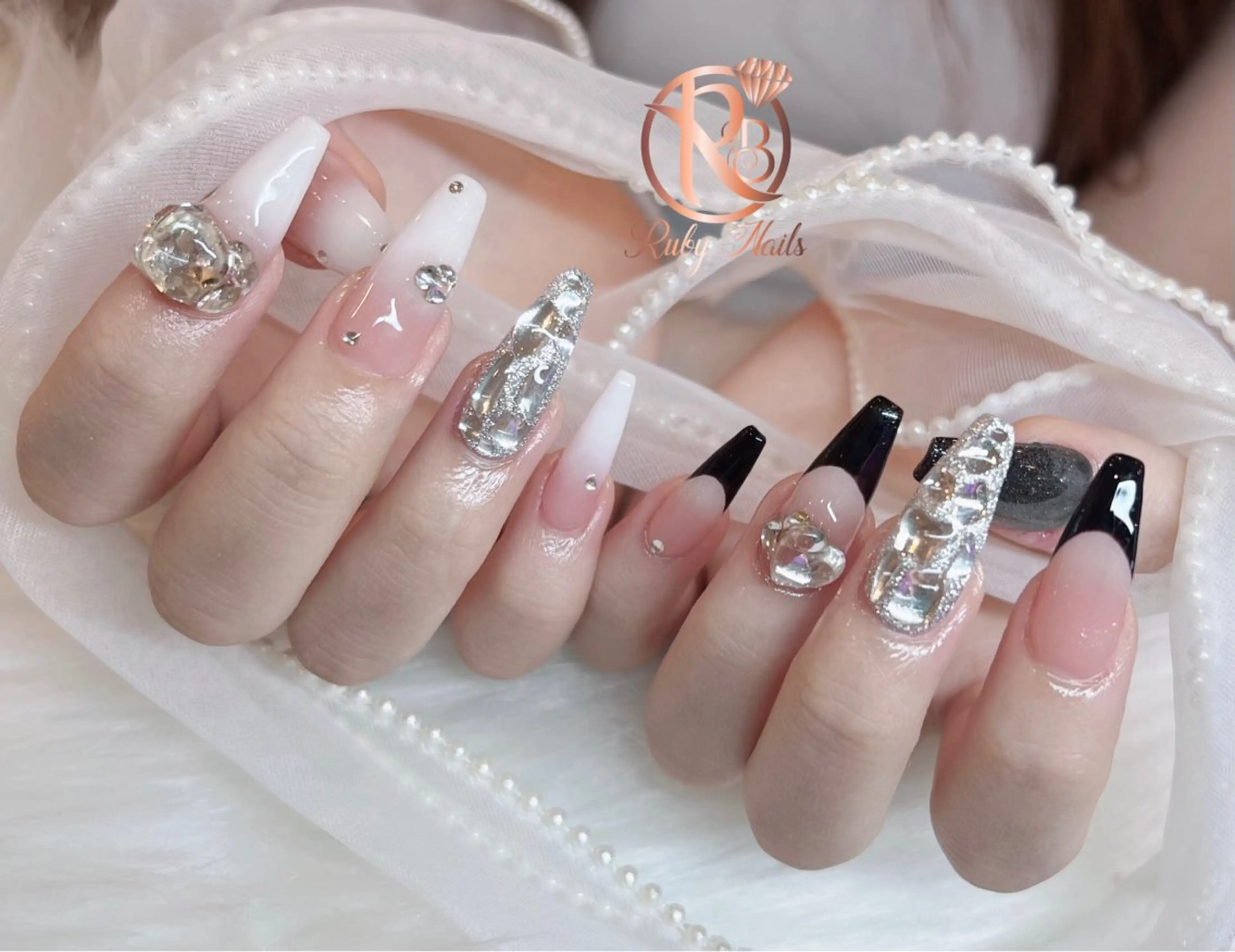 ネイル グラデーション キラキラネイル 韓国ネイル マグネットネイル 持ち込み ハンドネイル RUBY Nail 日暮里店のネイルデザイン