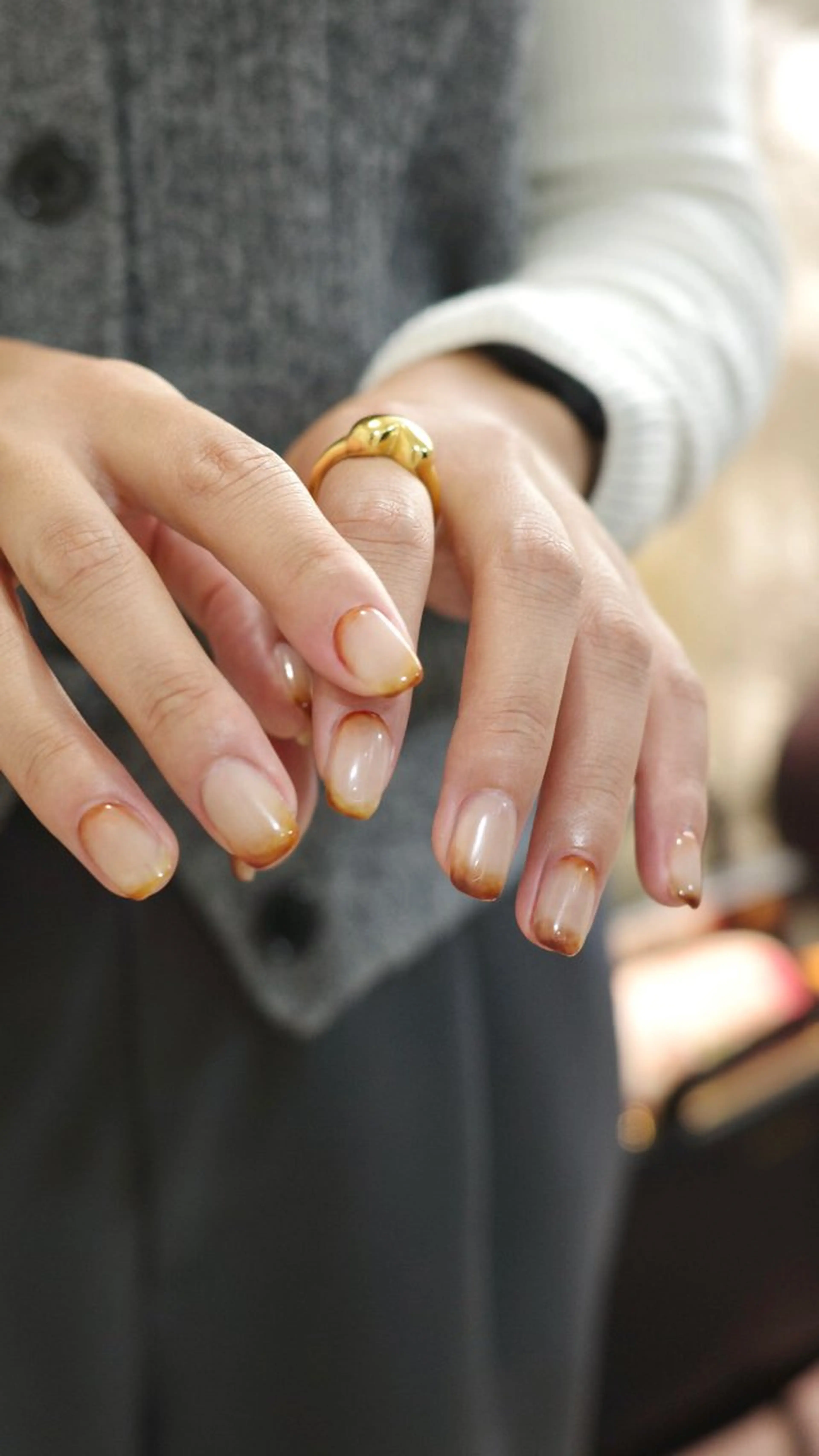 ネイル ブラウン ニュアンスネイル シンプルネイル ハンドネイル pointillé .ayaのネイルデザイン