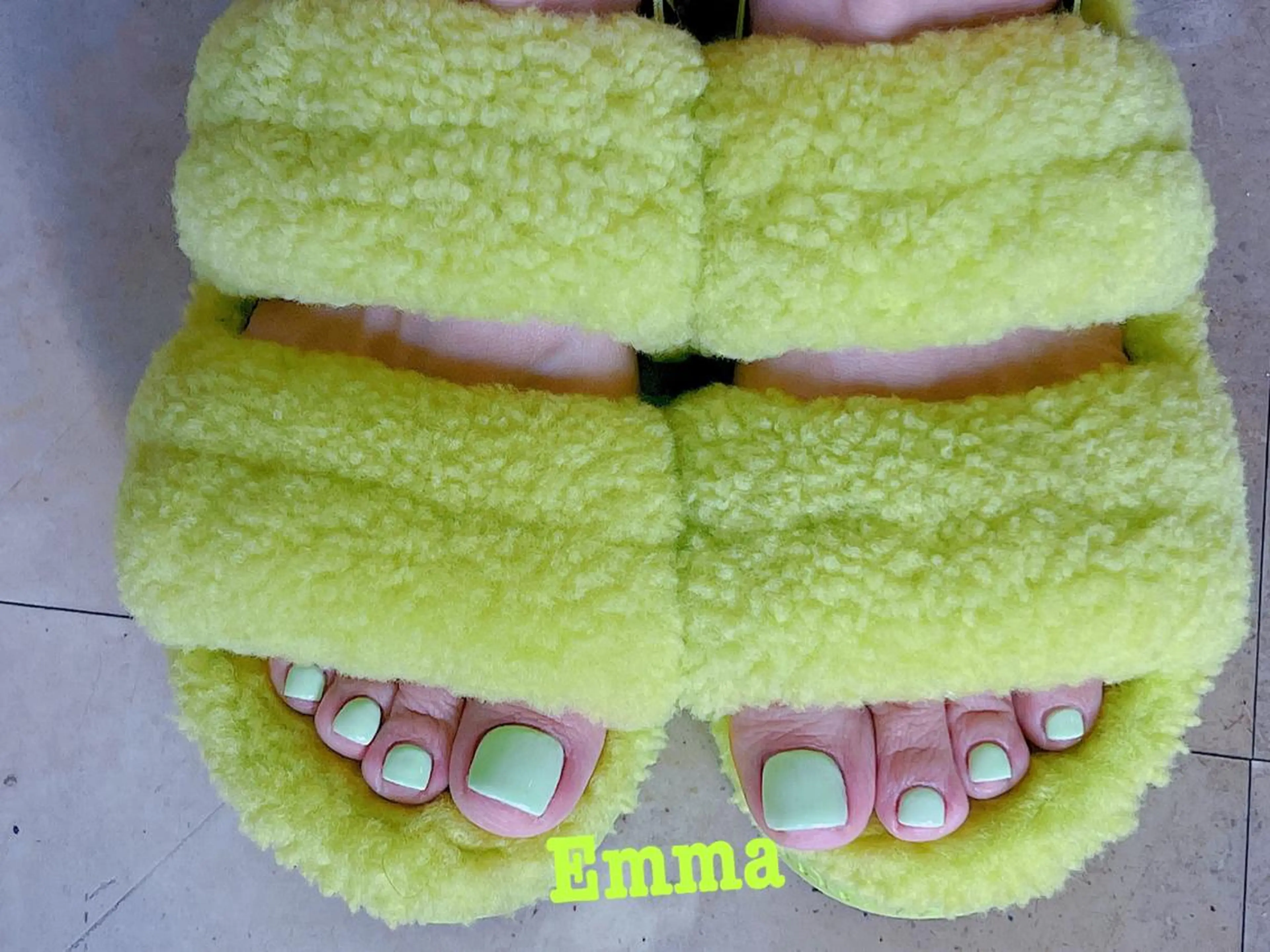 ネイル フットネイル ワンカラーネイル She   Nail所属・ISA_ BELLAのネイルデザイン