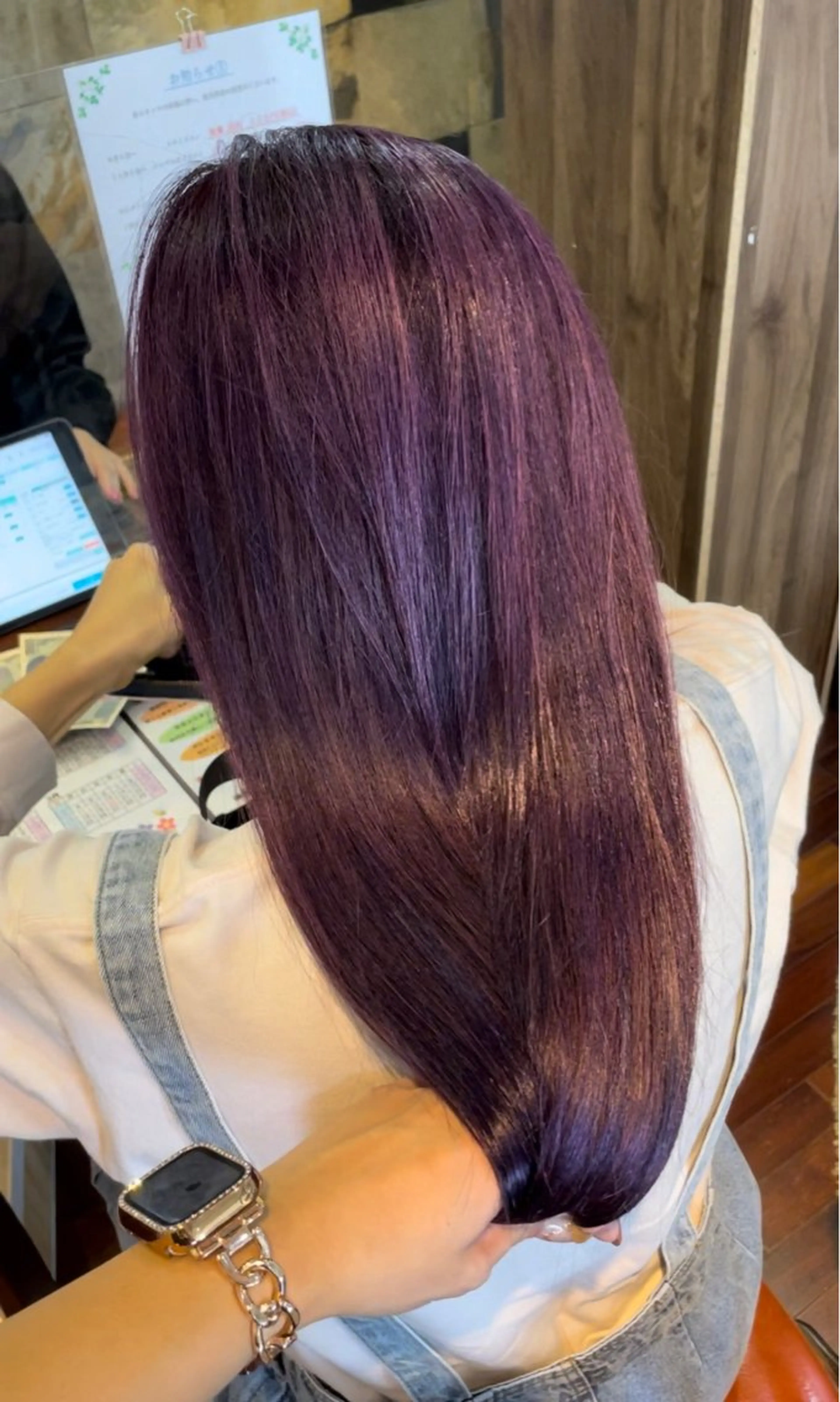 ロング カラー パープルカラー ハロウィン 福見 美保のヘアスタイル