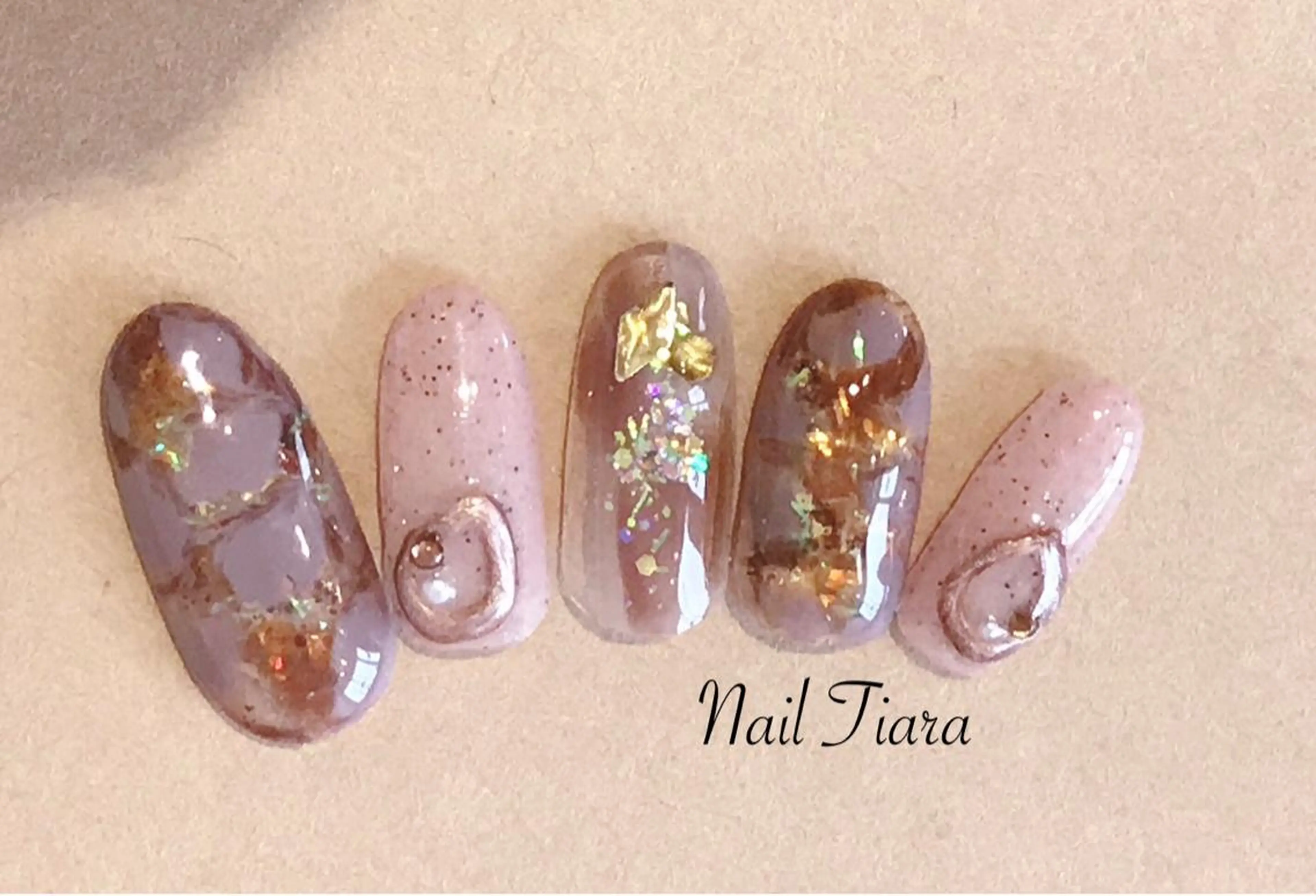 ネイル ネイル ティアラのネイルデザイン