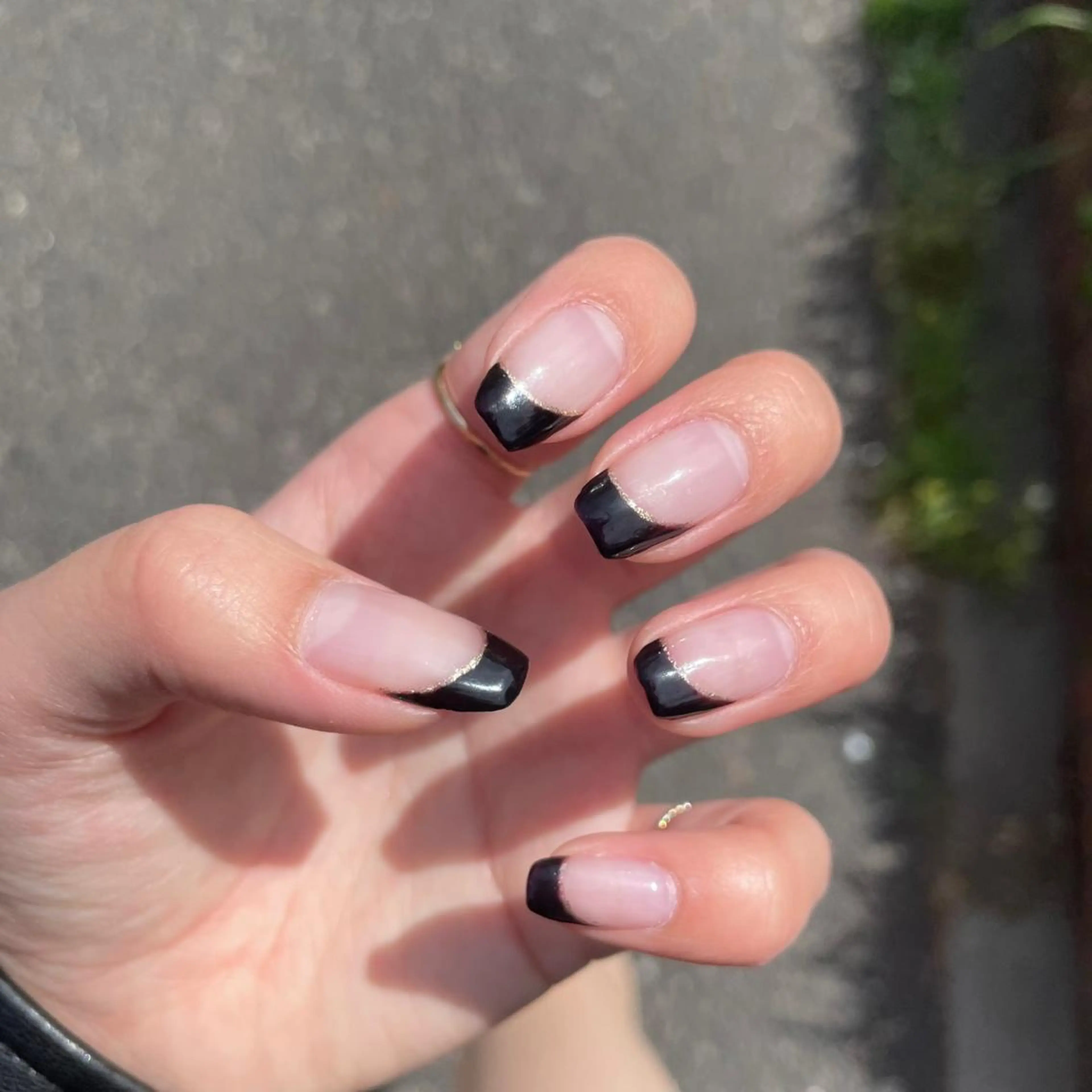 ネイル フレンチネイル ラメ(グリッター) シンプルネイル One’Ness所属・One’Ness Nana🤍のネイルデザイン