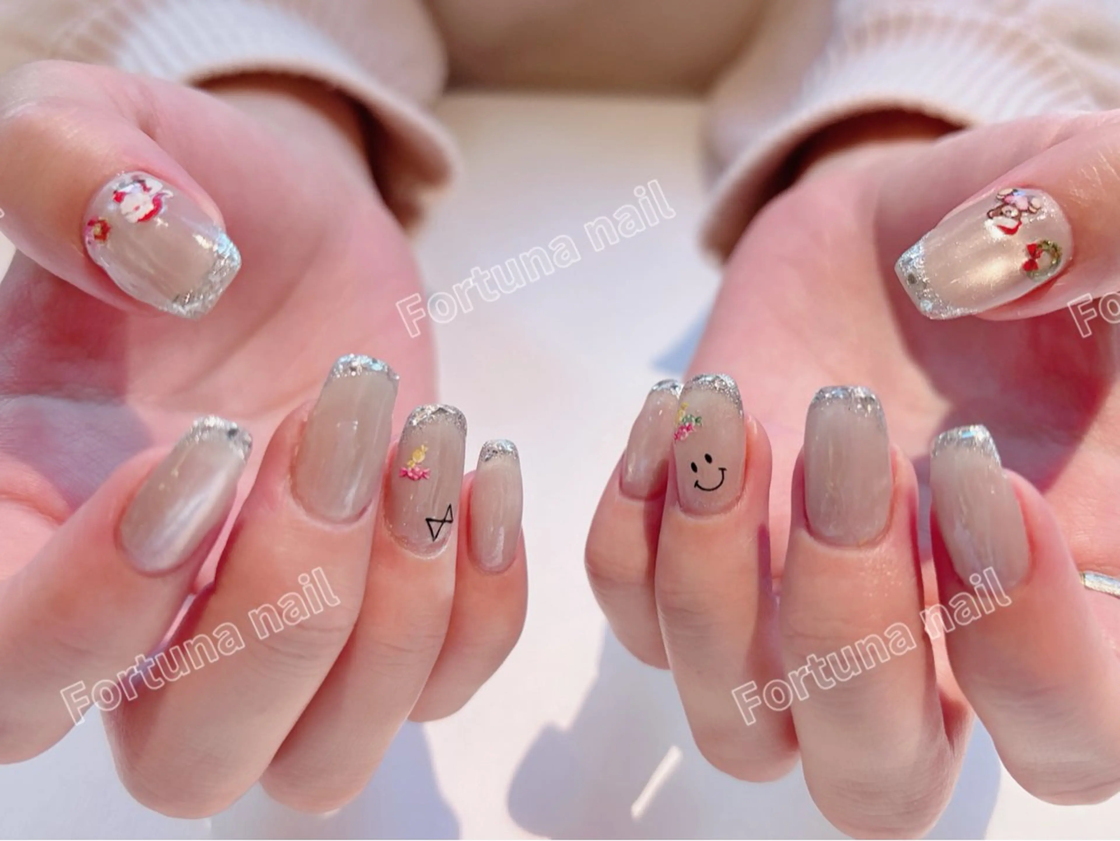 ネイル 冬ネイル クリスマス ハンドネイル ハンドケア Nail •Head スパFortunaのネイルデザイン