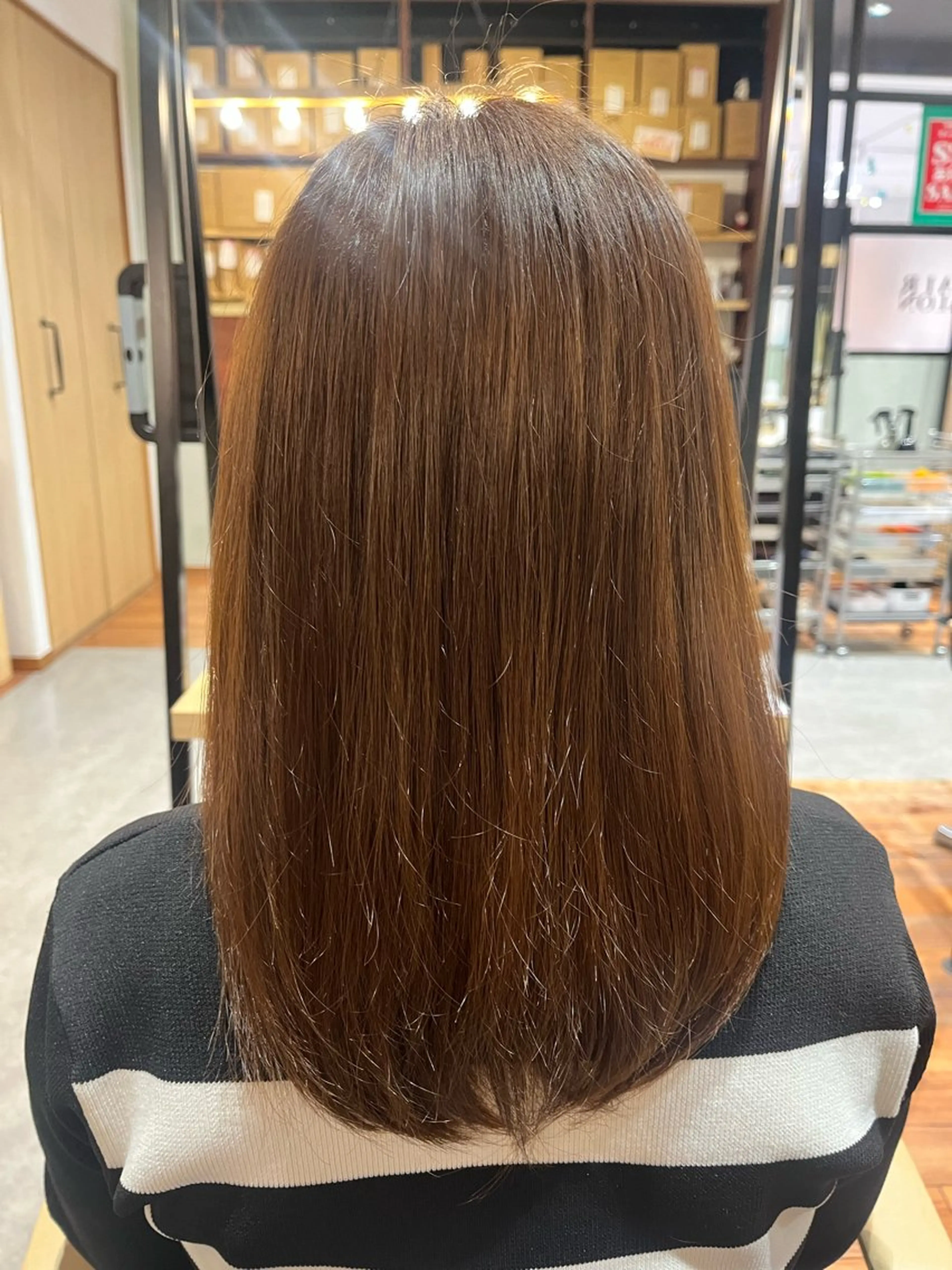 セミロング カラー 岩田 舞美のヘアスタイル