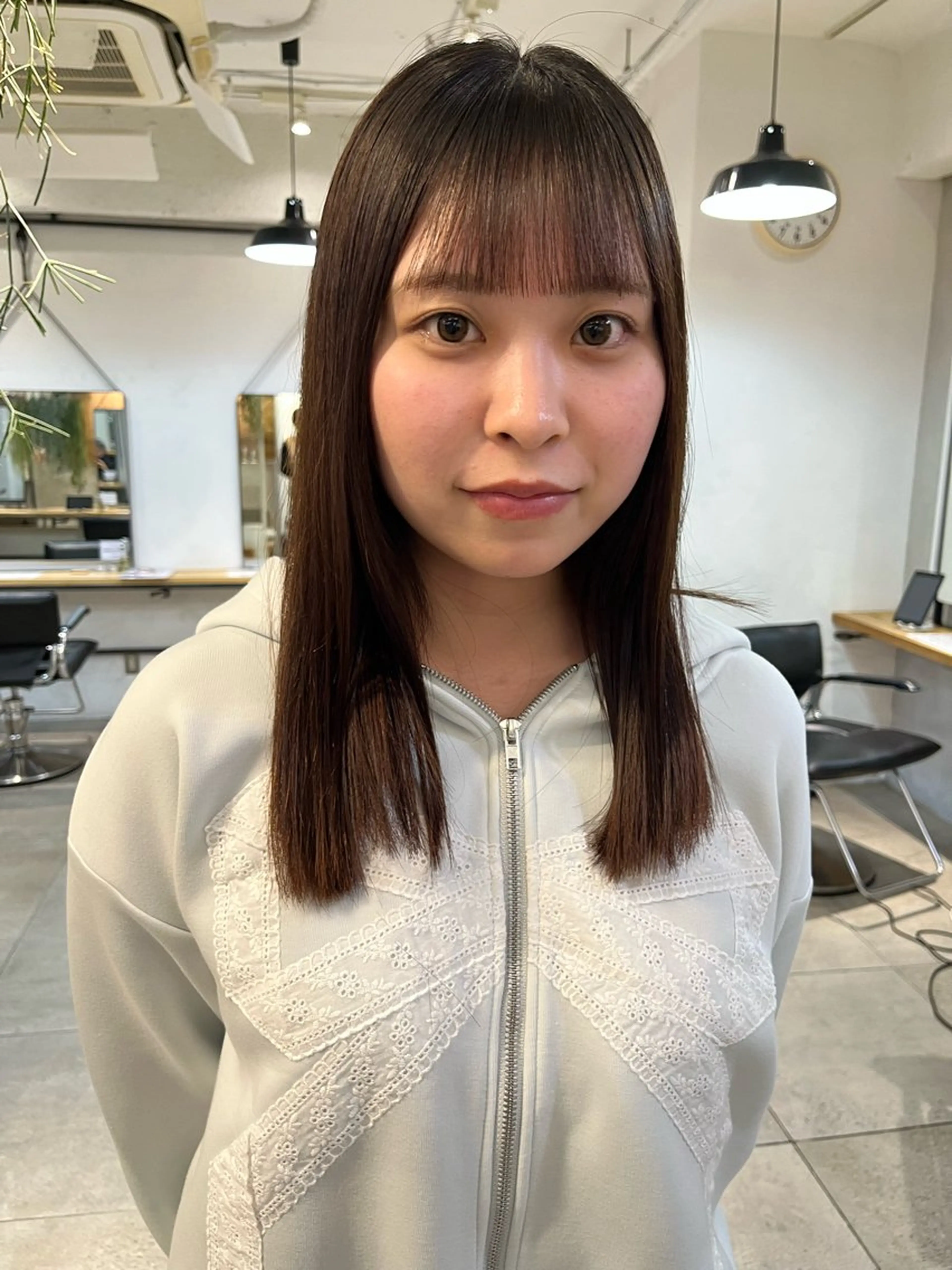 ミディアム カラー 透明感カラー ヘアカラー トリートメント スッと馴染むhair /ヨシダトモキのヘアスタイル