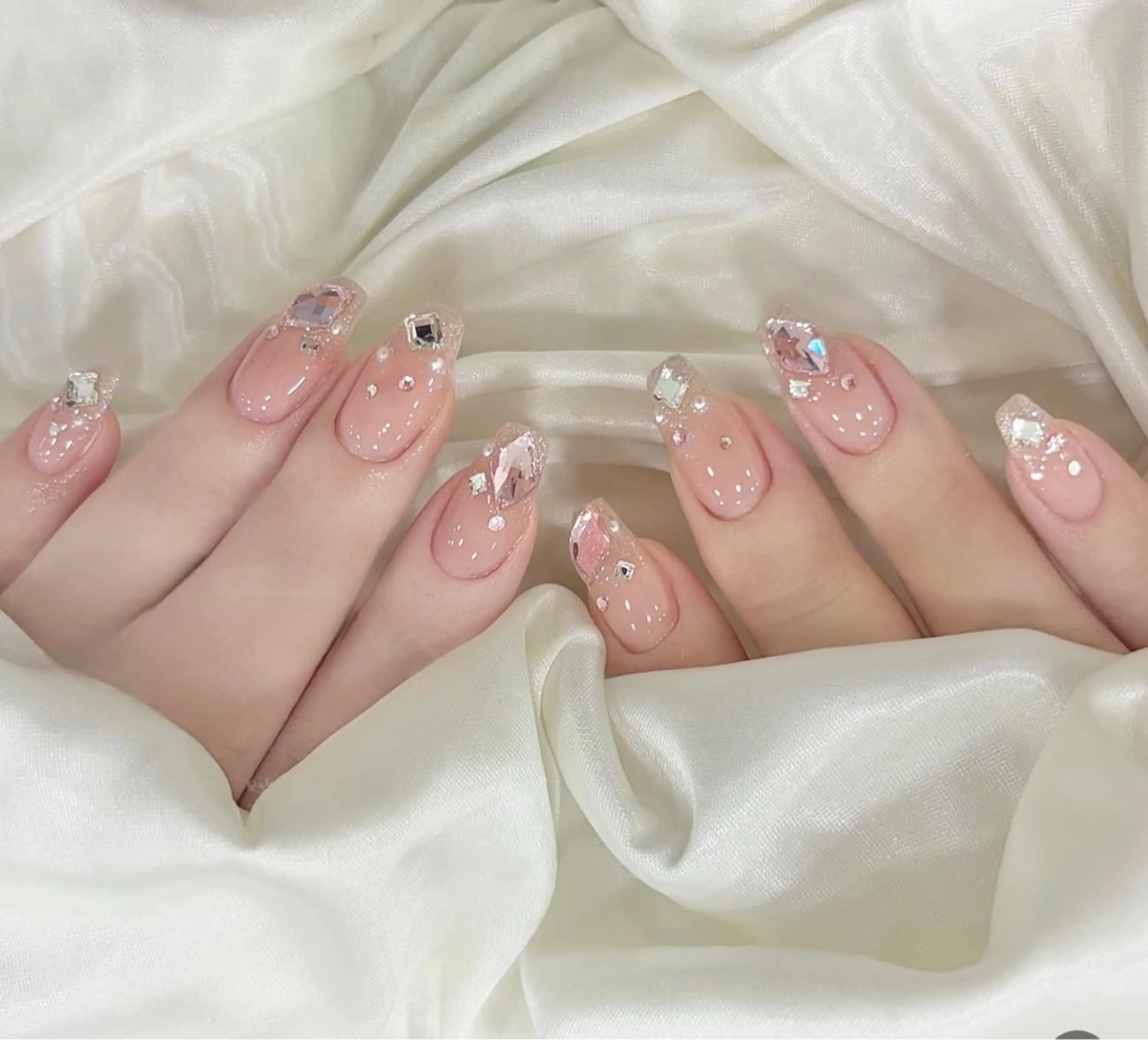 ネイル アニマル柄 オーロラネイル チークネイル フラッシュネイル ジェルネイル ハンドネイル Tira Nailのネイルデザイン