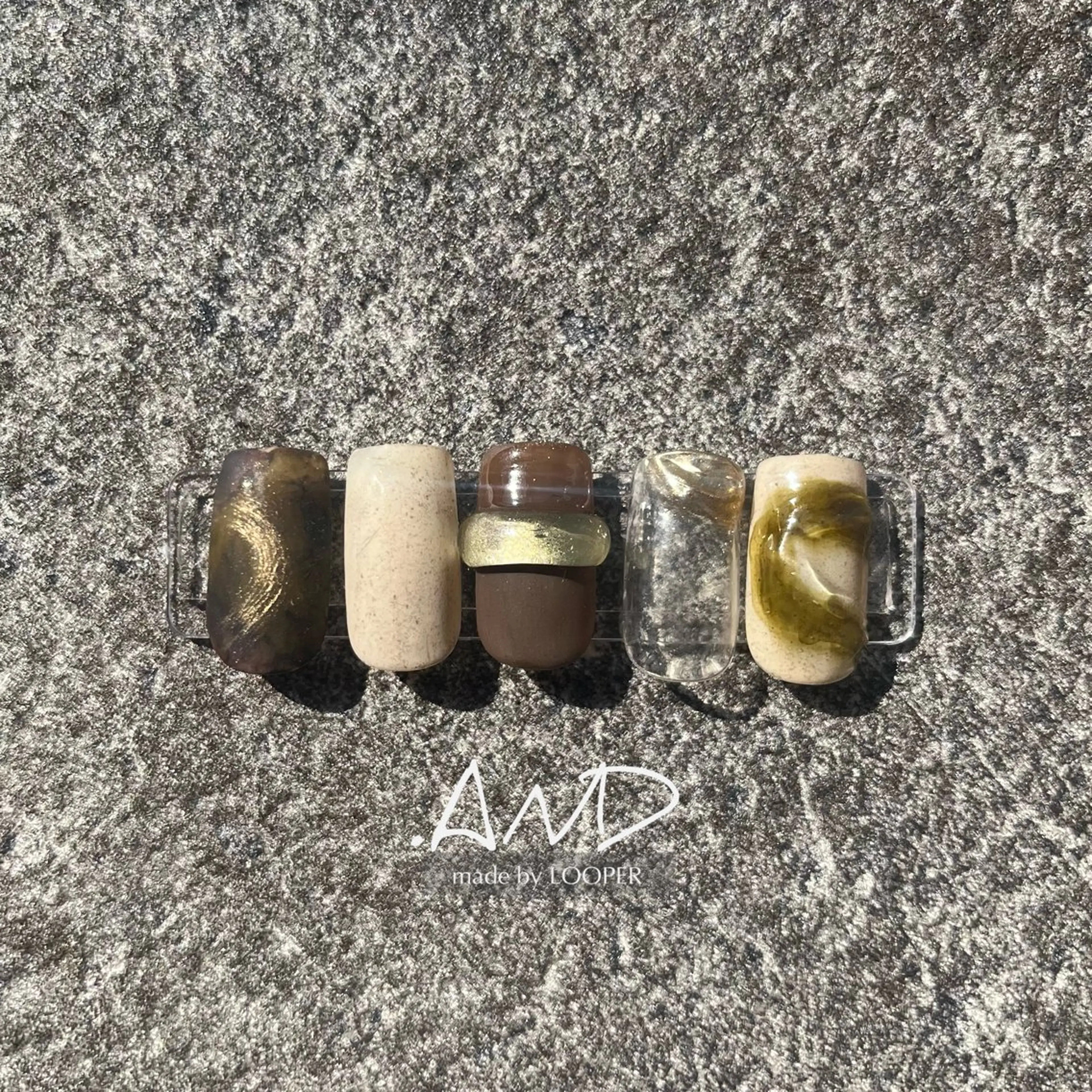 ネイル アートネイル ニュアンスネイル ハンドネイル LOOPER所属・mzh ...のネイルデザイン