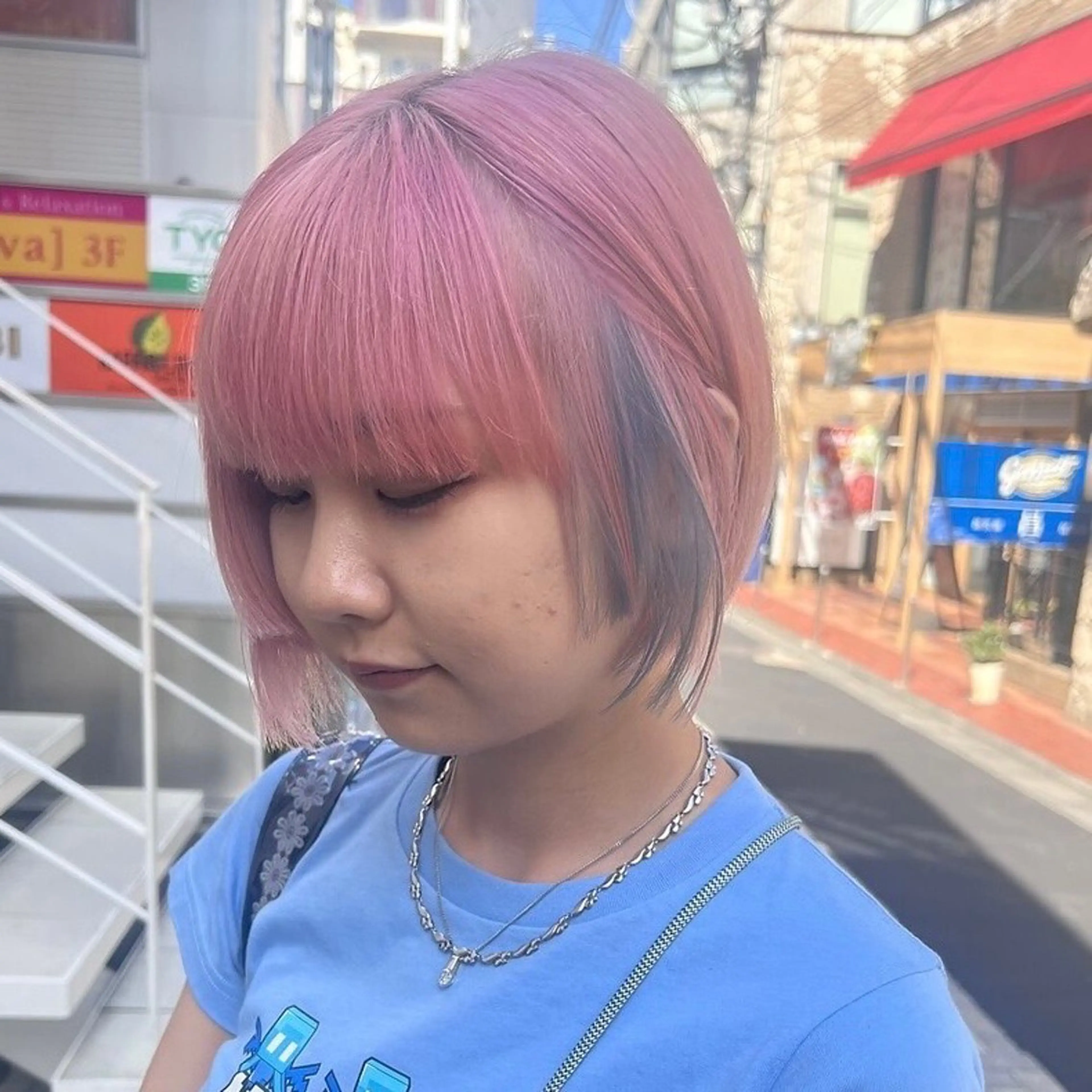 ショート カラー ブリーチ イヤリングカラー ハイトーンカラー ピンクカラー ホワイトピンク 💖ブリーチ/暖色 𝐘𝐮𝐢💖のヘアスタイル