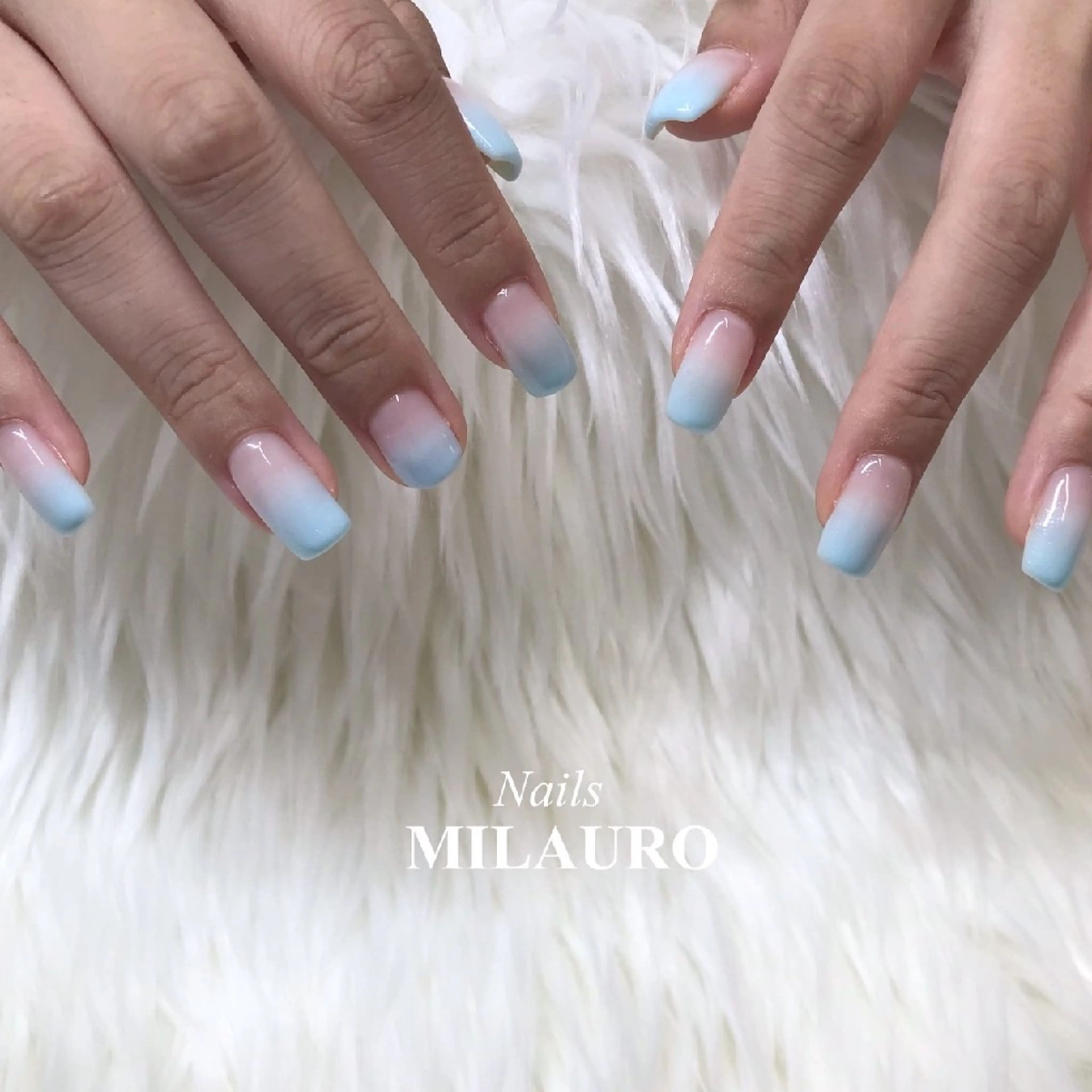 ネイル グラデーション 水色 Nails MILAURO所属・MIYUKI /大人シンプルネイルのネイルデザイン