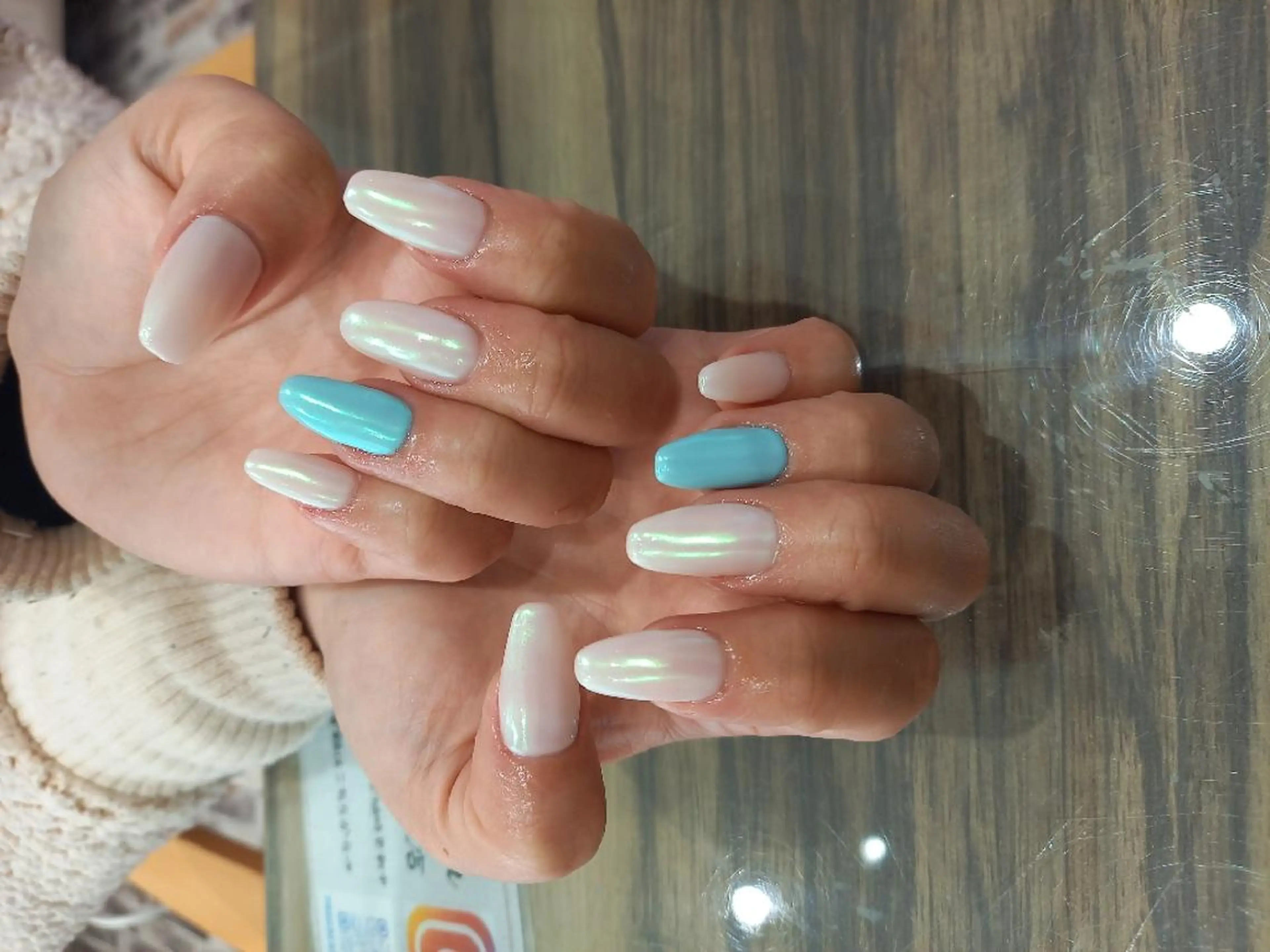 ネイル オーロラネイル ワンカラーネイル ハンドネイル Progress Nailのヘアスタイル