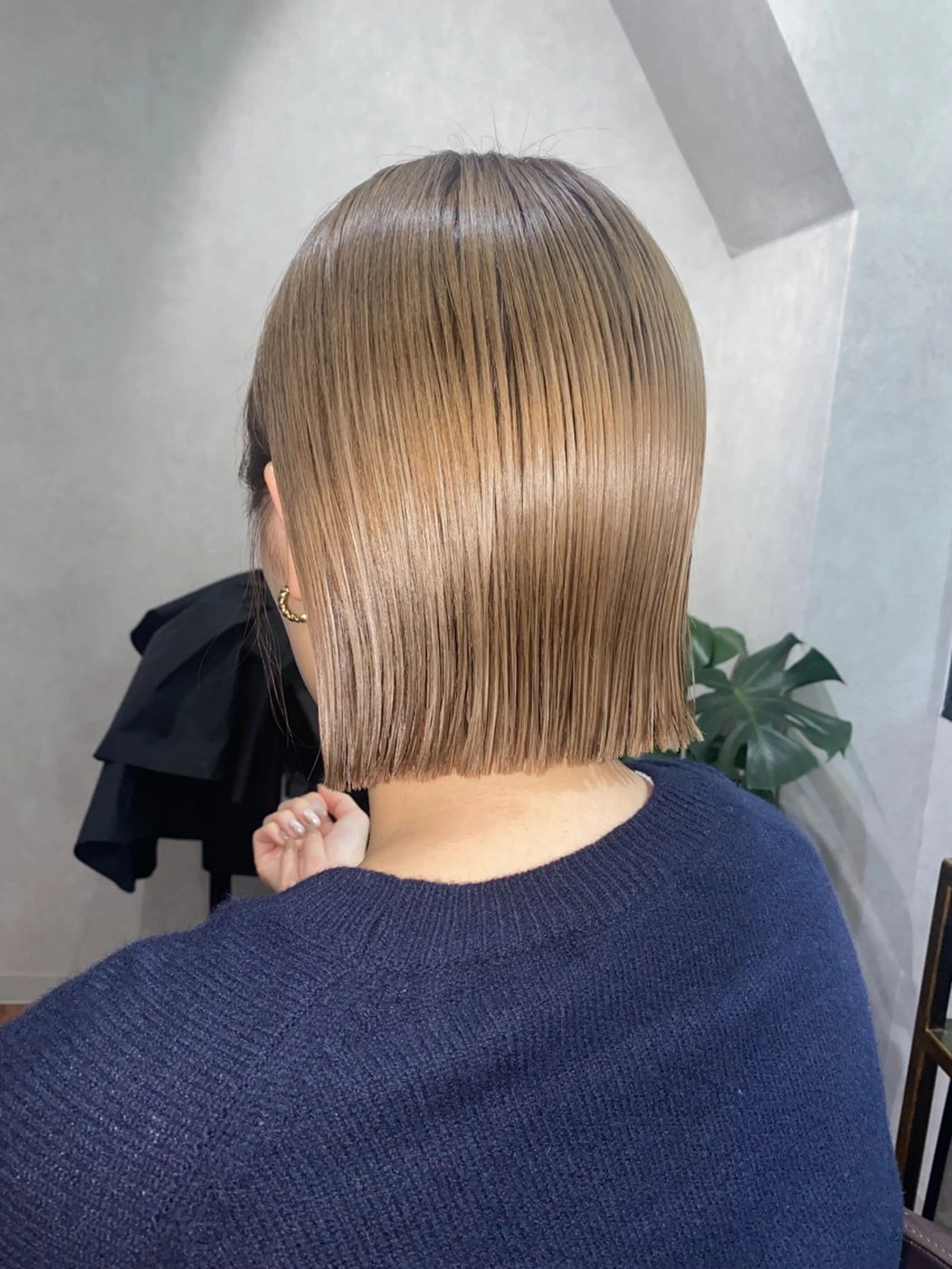 ミディアム ボブ _White所属・ＳＨＩ ＺＵのヘアスタイル