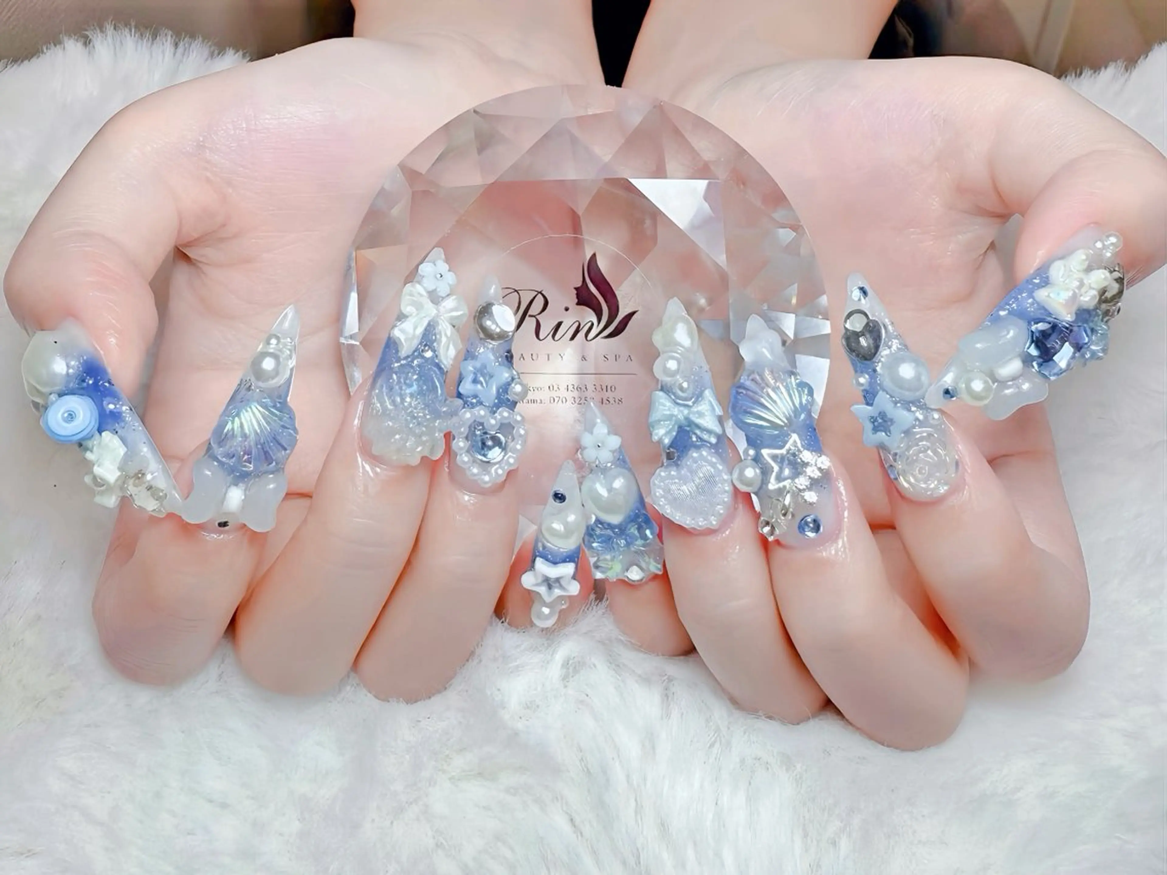 ネイル アートネイル フレンチネイル キラキラネイル 韓国ネイル 水色 ハンドネイル Rin Nail所属・Rin Nailのネイルデザイン