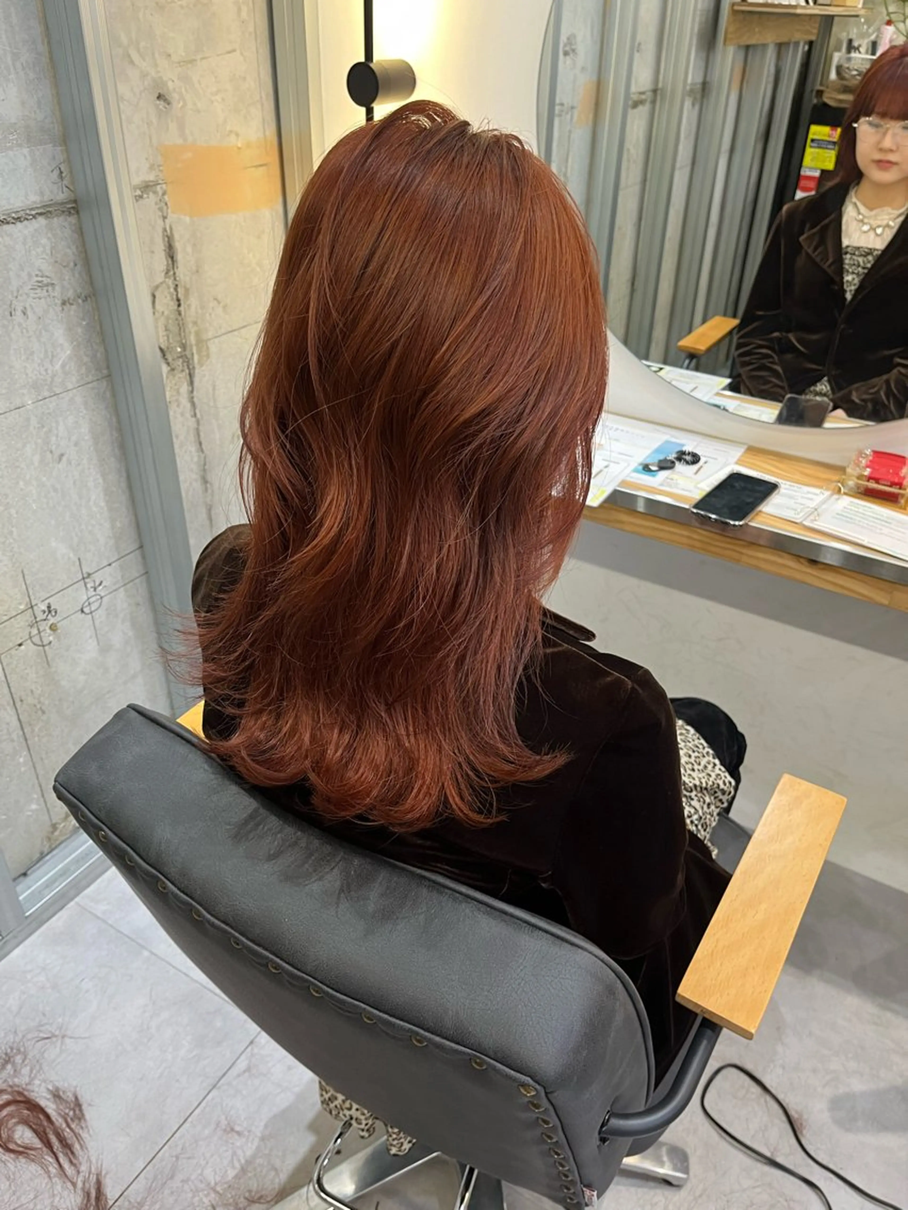 ロング 安田りっか /オリーブカラーのヘアスタイル