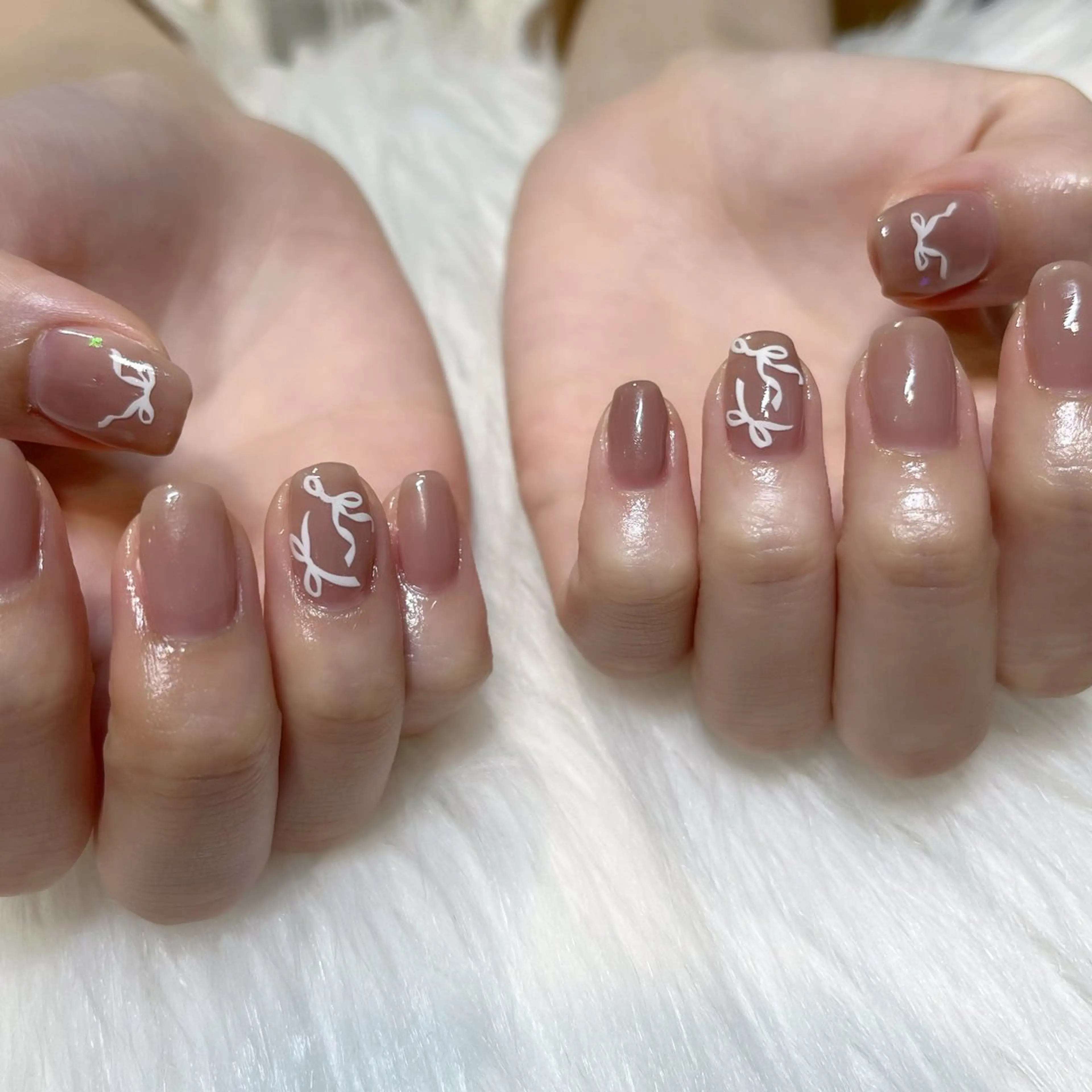 ネイル アートネイル ガーリー 韓国ネイル 持ち込み ワンホンネイル ハンドネイル KOKONA 🎀のネイルデザイン