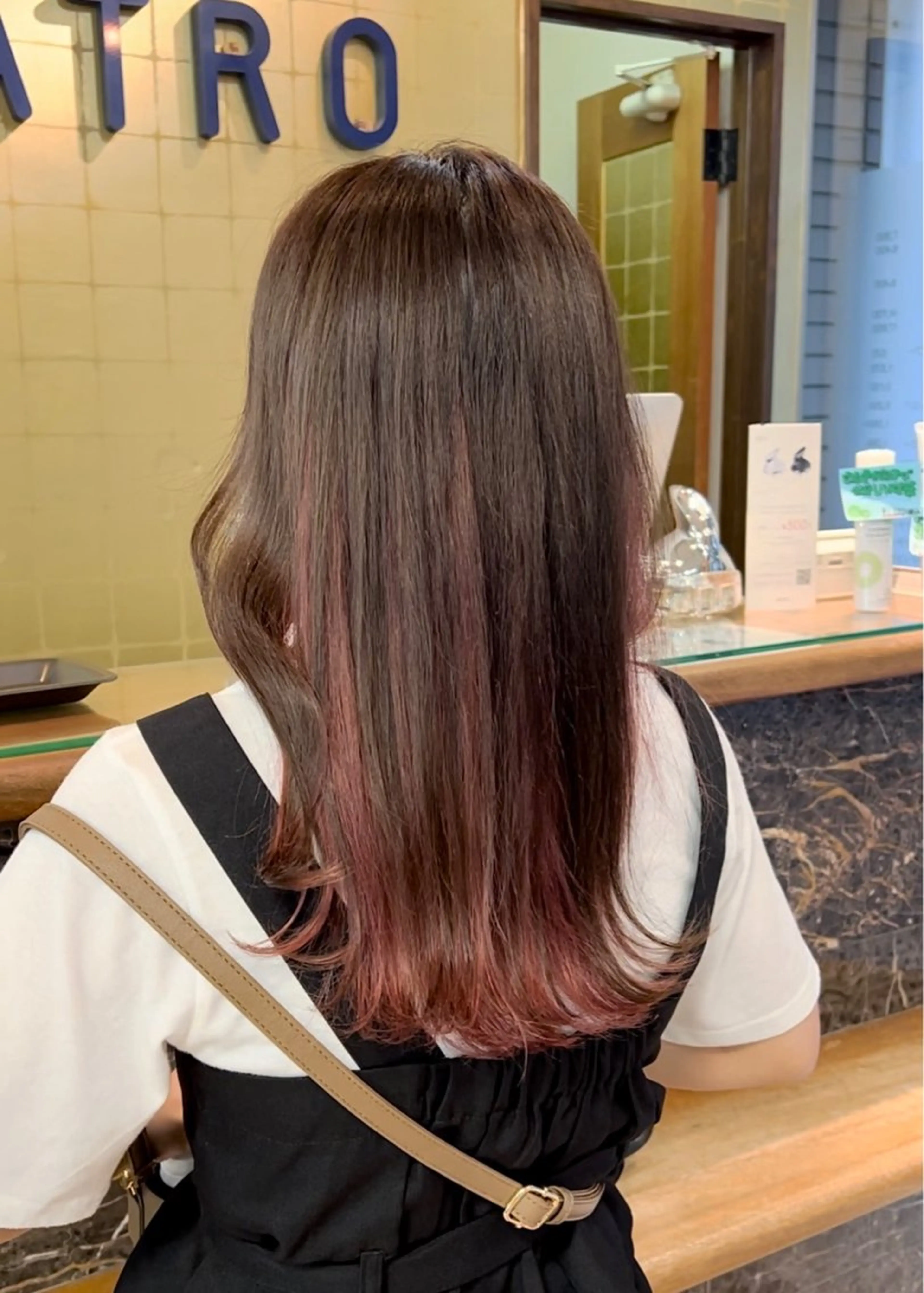 ロング カラー インナーカラー 白髪ぼかし脱白髪染め 大塚綾のヘアスタイル