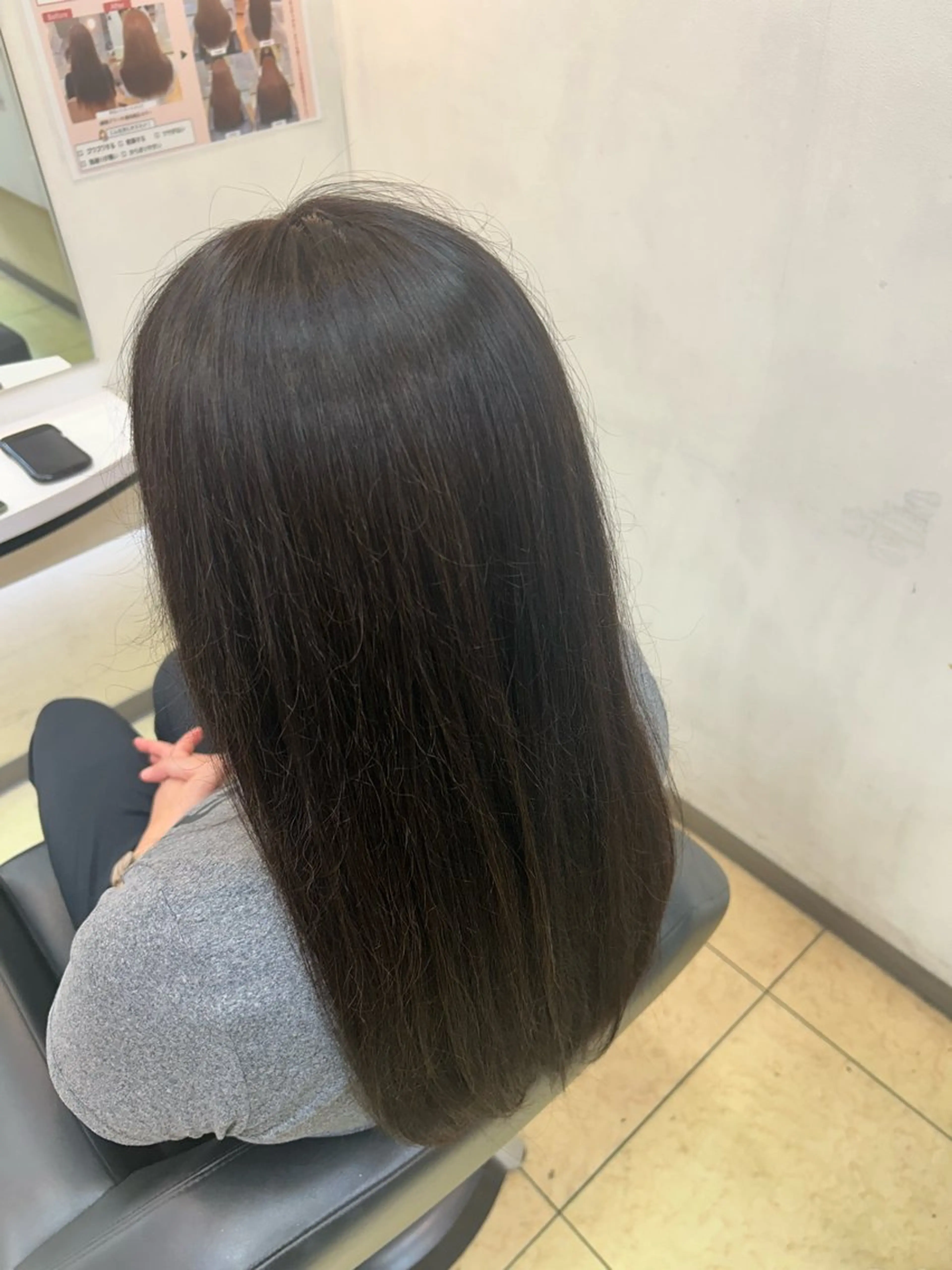 白髪が気になる方へ！✨グレイカラー✨️の写真