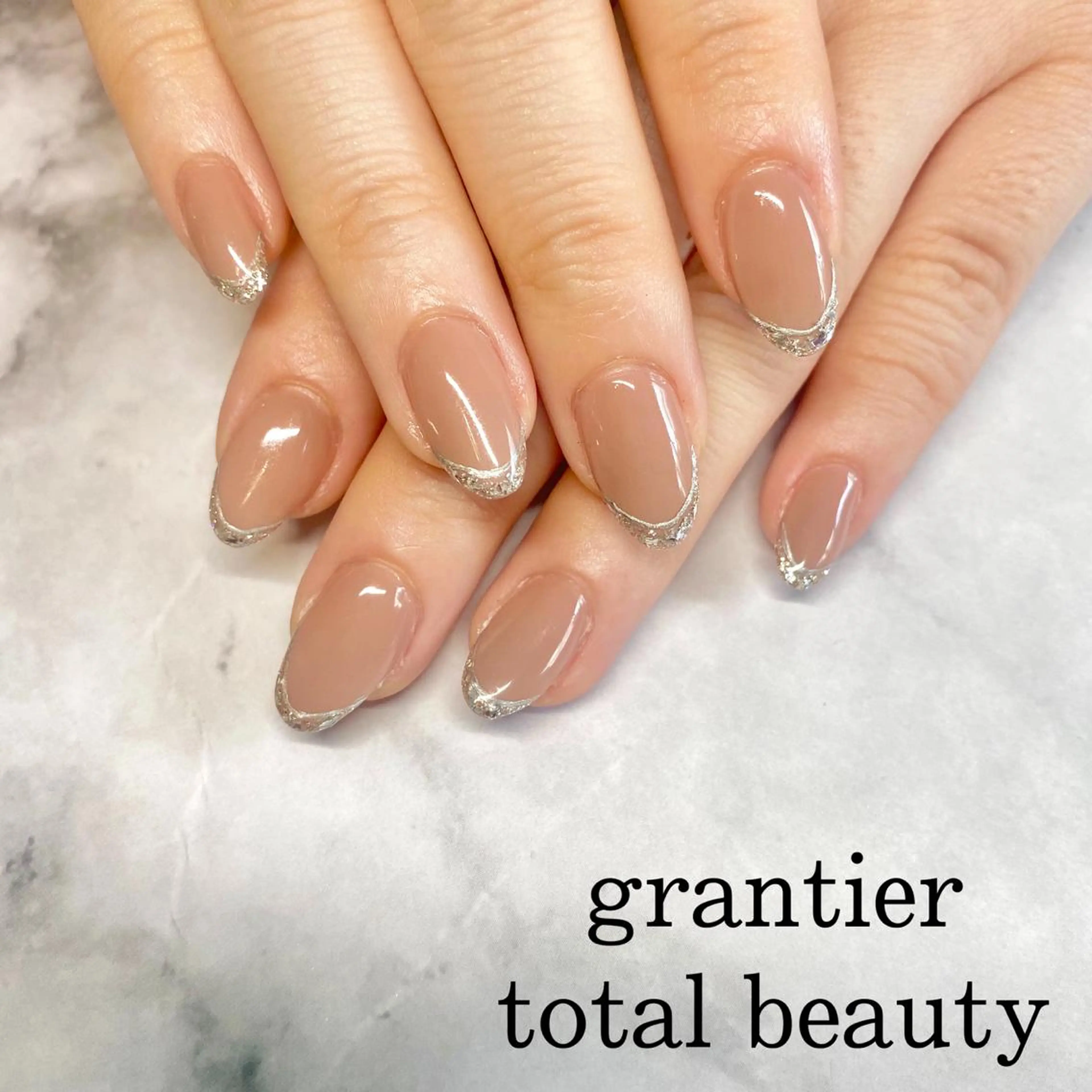ネイル フレンチネイル ガラスフレンチ キラキラネイル ハンドネイル grantier beautyのネイルデザイン