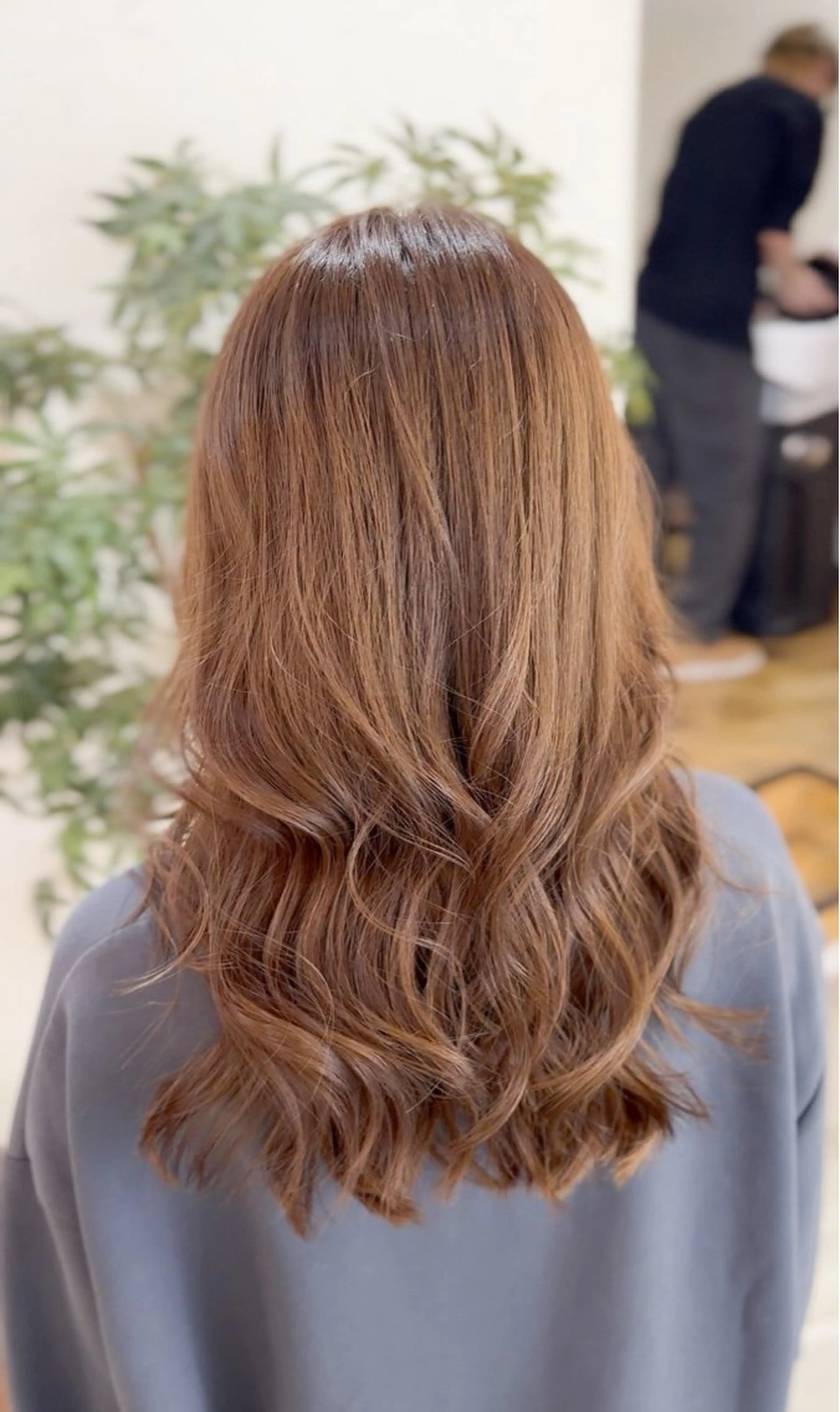 セミロング ヘアカラー 飯星慧斗 /ブリーチ、縮毛矯正のヘアスタイル