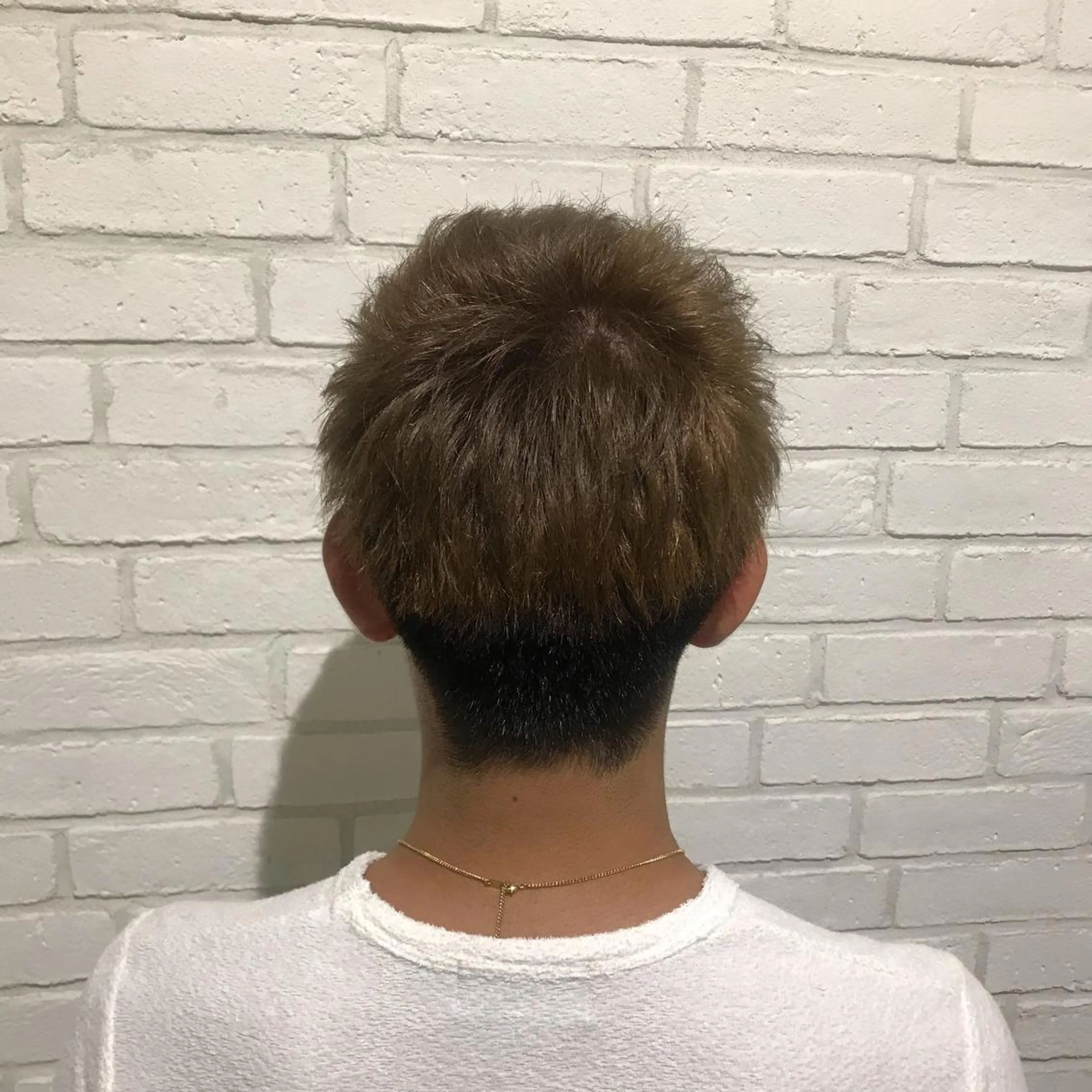 メンズ メンズブリーチ 🪻花屋併設🪻秀島 有紀のヘアスタイル