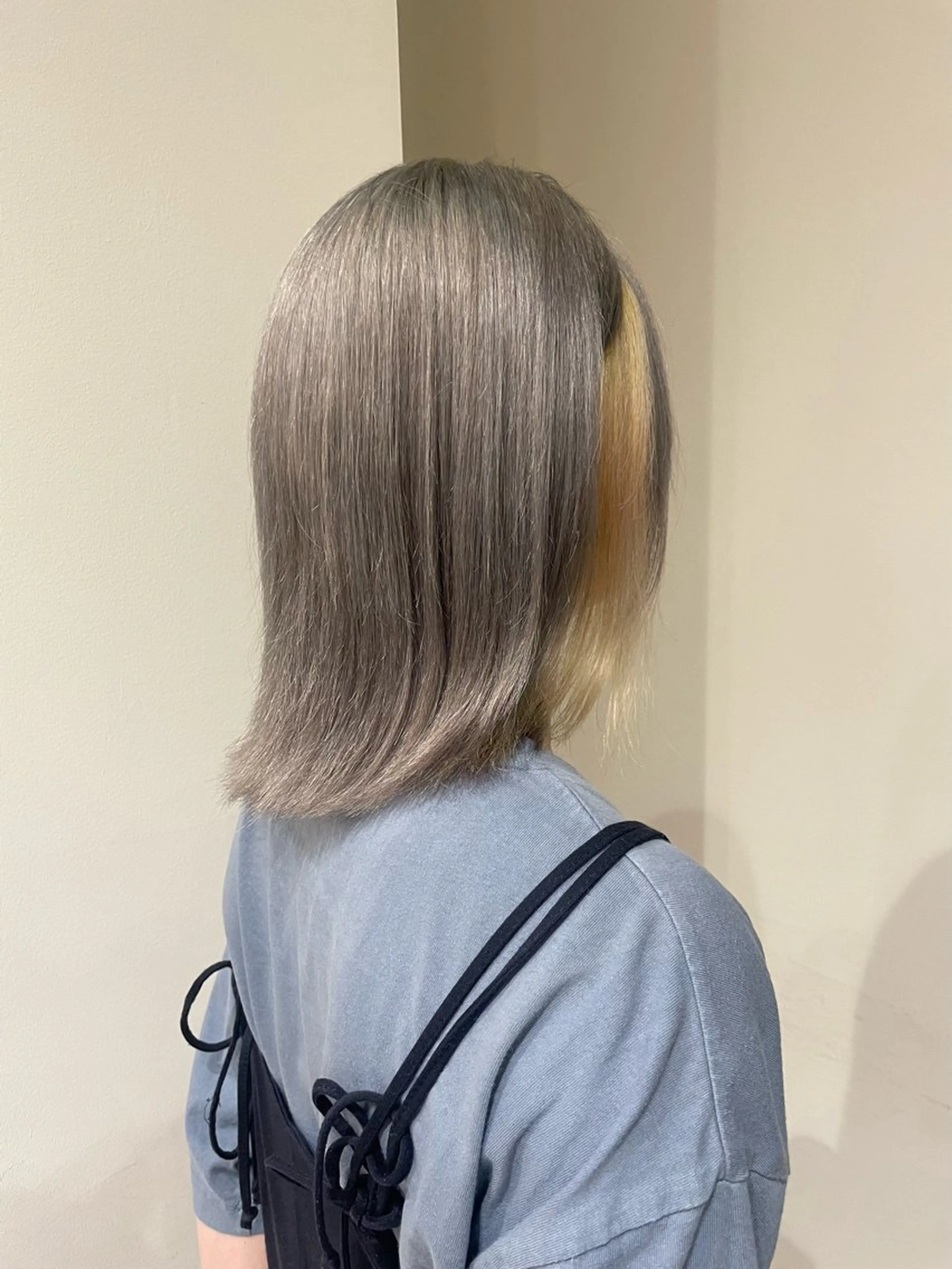 ミディアム カラー ブリーチ インナーカラー イエローカラー true所属・izumi /渋谷のヘアスタイル