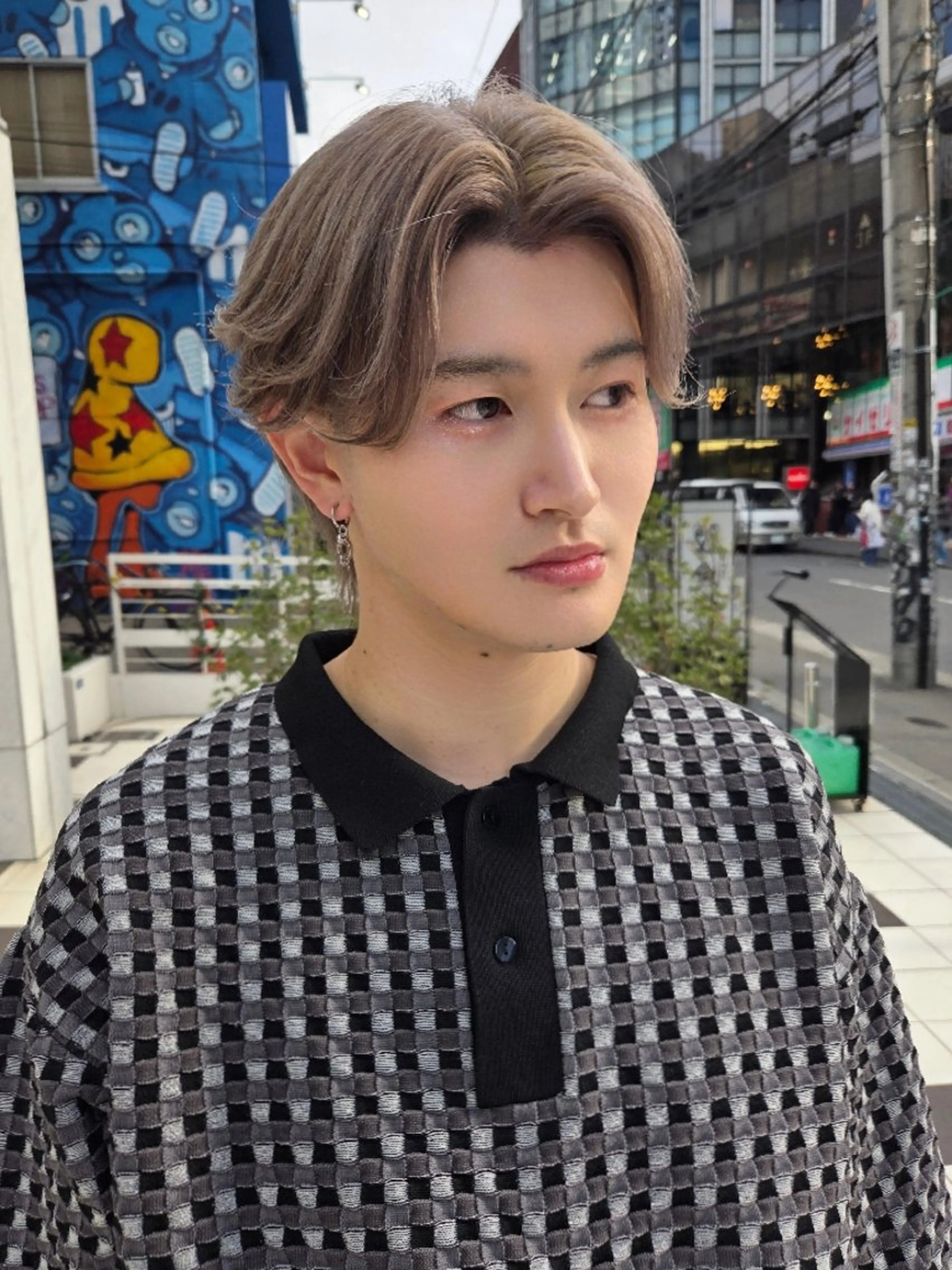 カラー メンズ カット ヘアカラー メンズ ヘアメイク  ハイトーン キャロのヘアスタイル