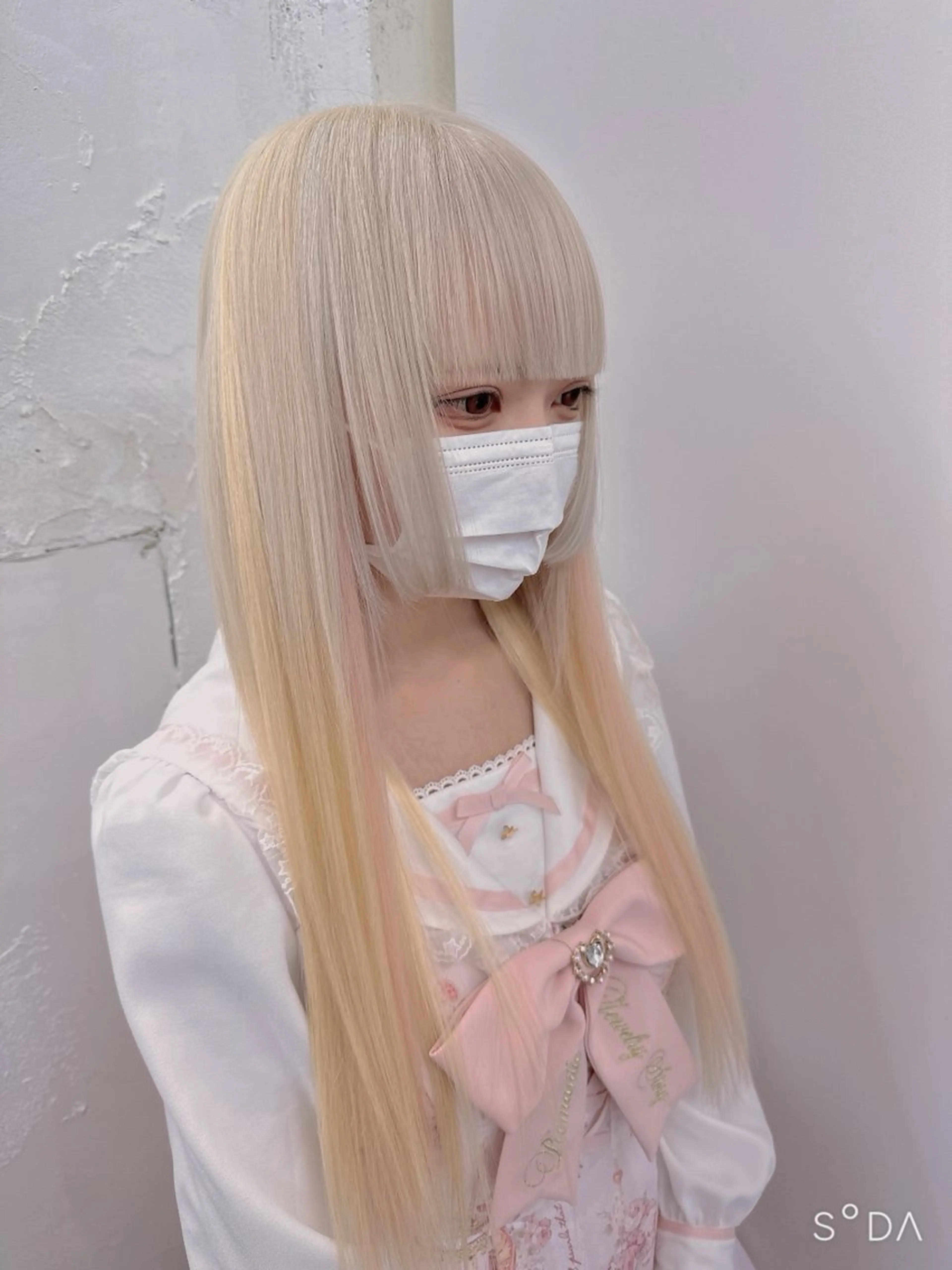 ロング 奥本 侑 ハイトーン、髪質改善のヘアスタイル