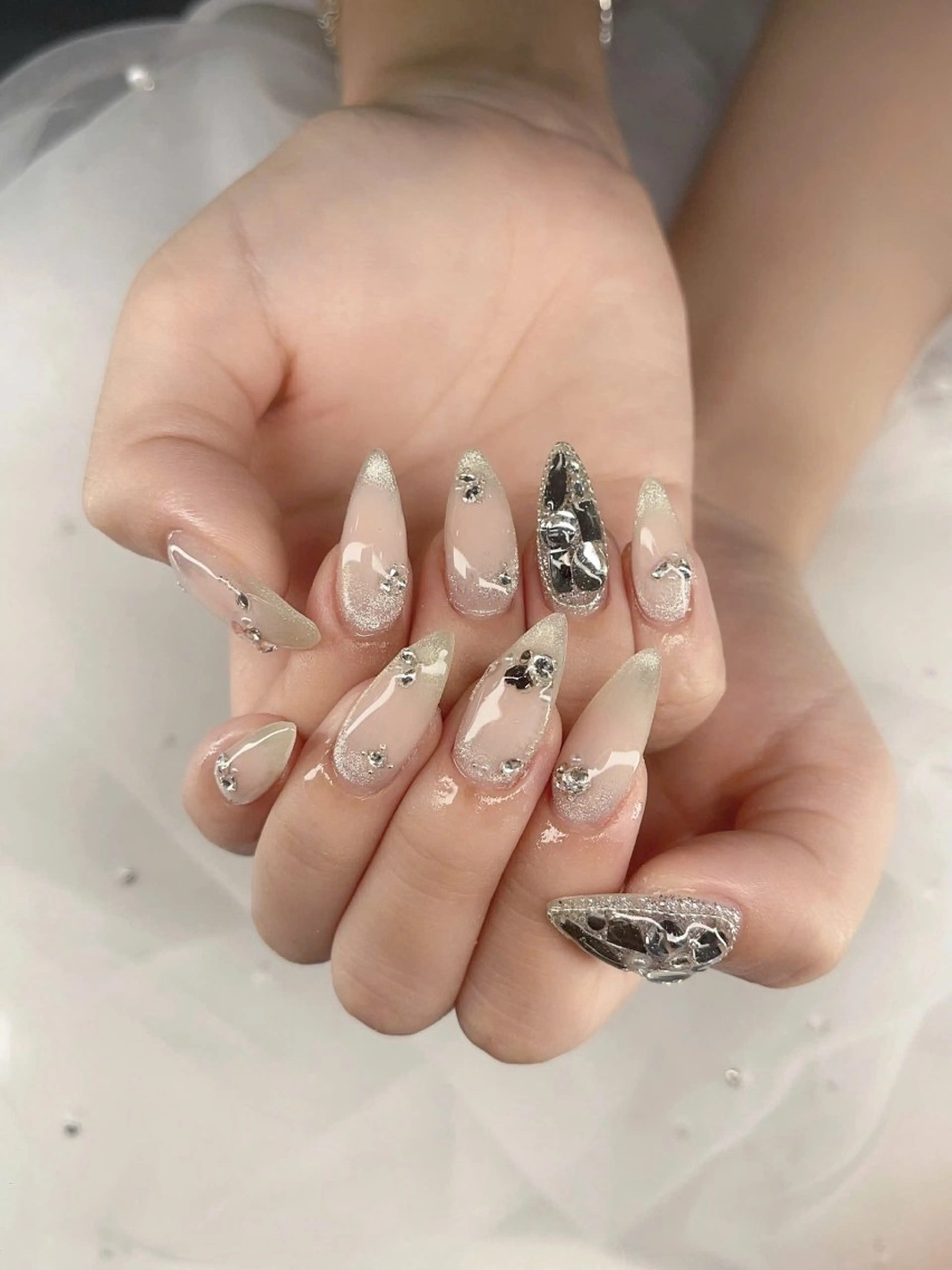 ネイル アニマル柄 オーロラネイル チークネイル フラッシュネイル ジェルネイル ハンドネイル T.A Nail Salon所属・Lyna Nail のネイルデザイン