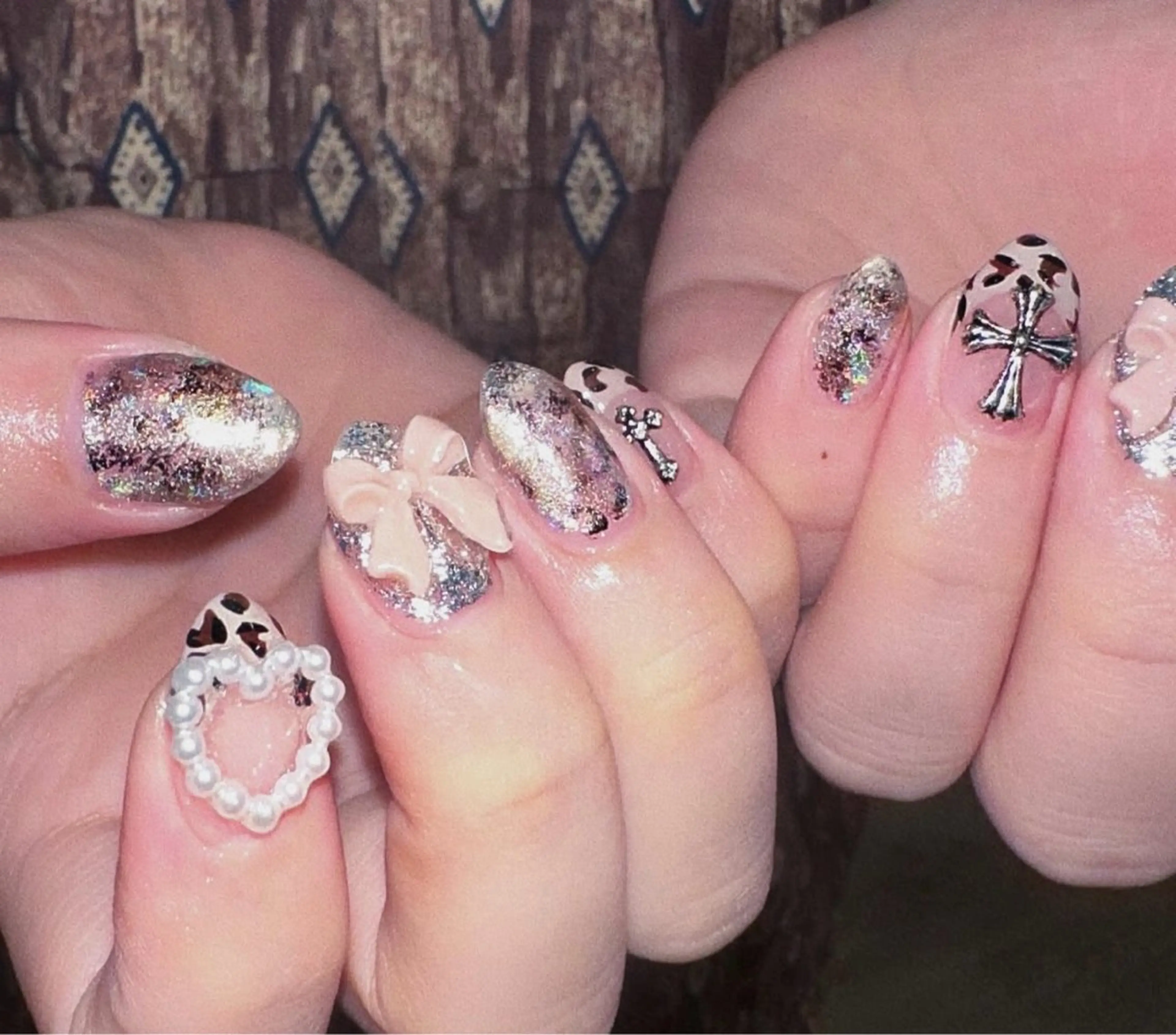 ネイル アートネイル オーロラネイル チークネイル フレンチネイル ガラスフレンチ ハンドネイル 🎀セ リ🎀のネイルデザイン