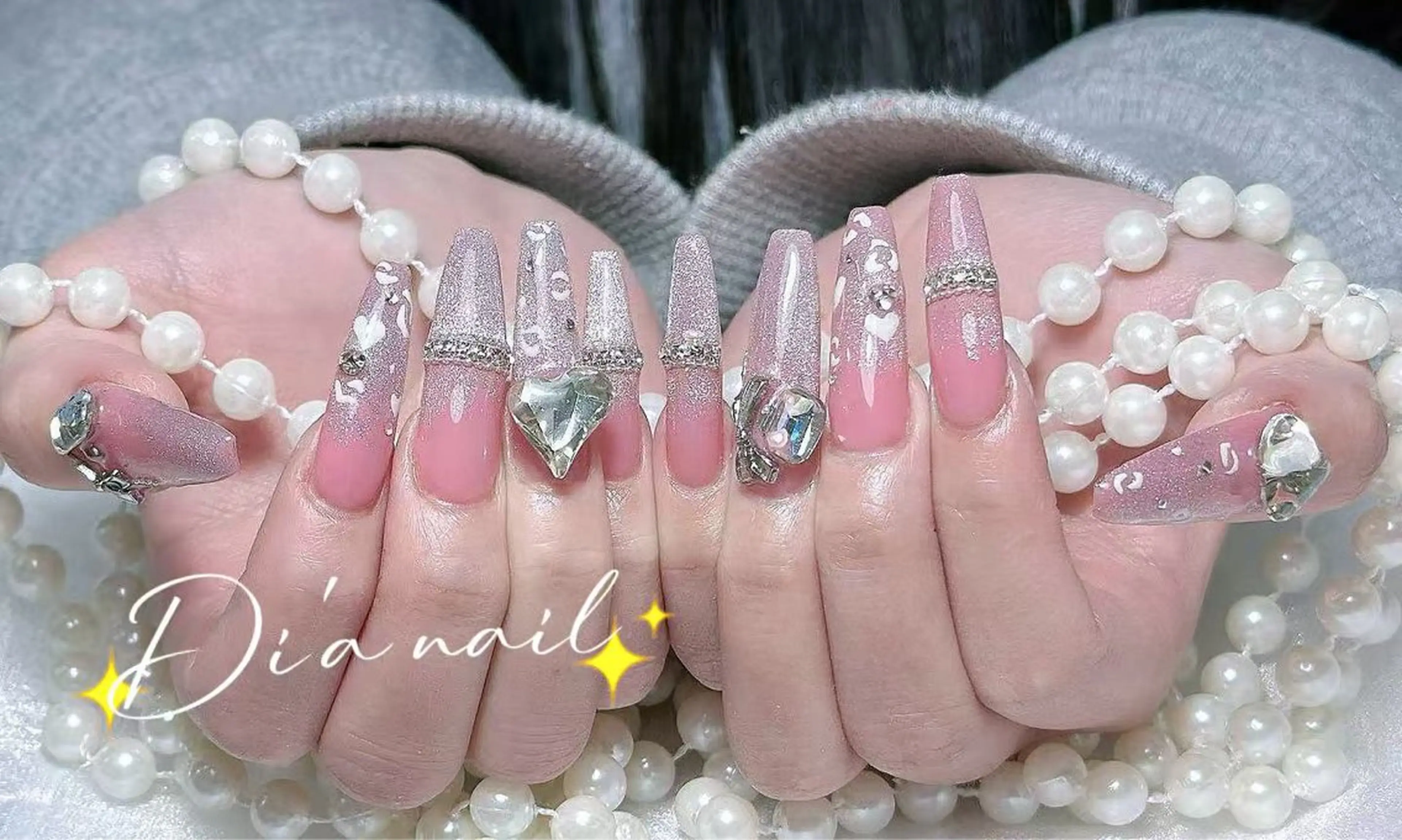 ネイル ジェルネイル グラデーション マグネットネイル ニュアンスネイル パラジェル Di'a nail ネイルサロンのネイルデザイン