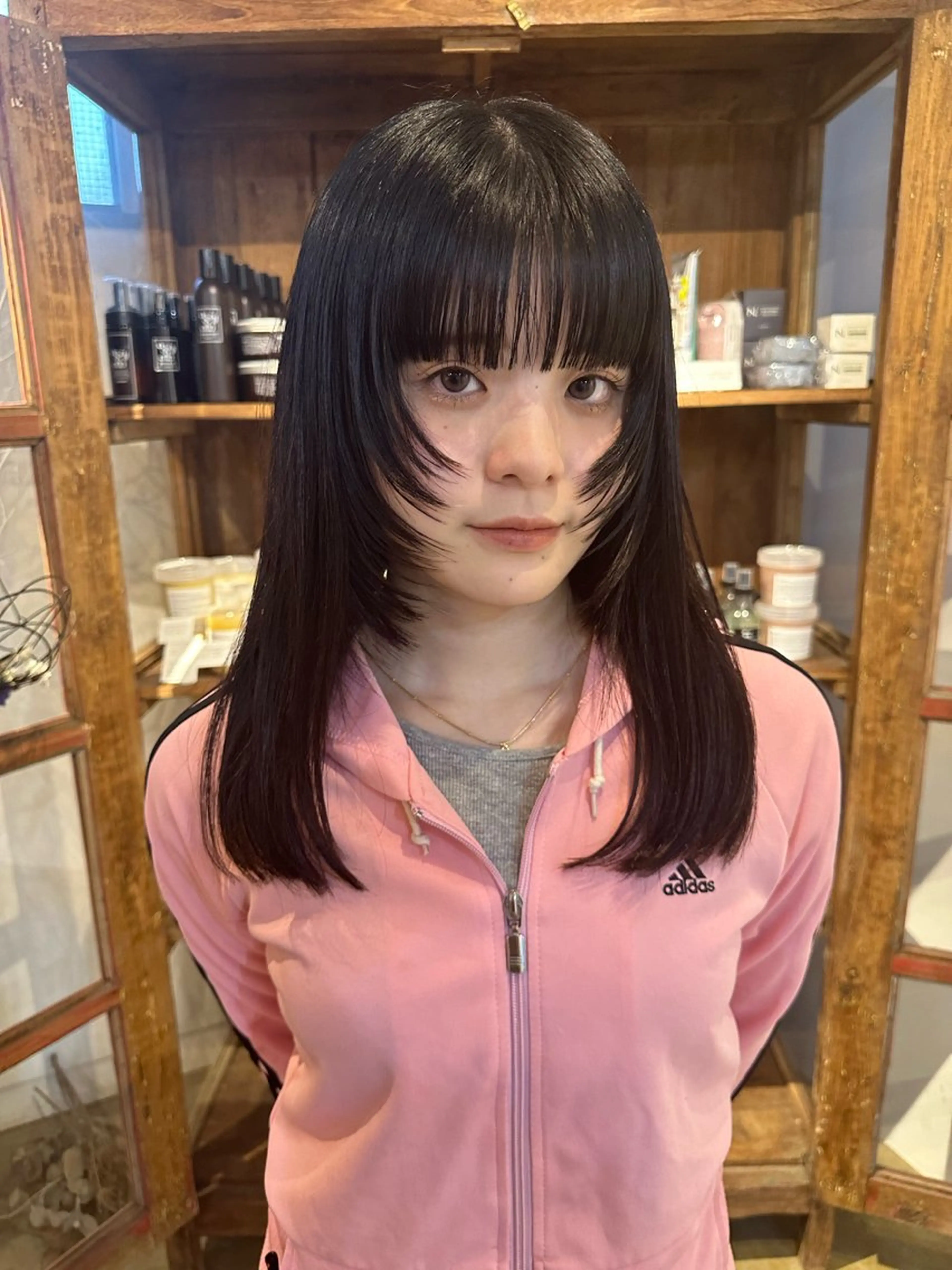 セミロング 顔周りカット レイヤーカット カット Mado Tsujido所属・小野江 祐李のヘアスタイル