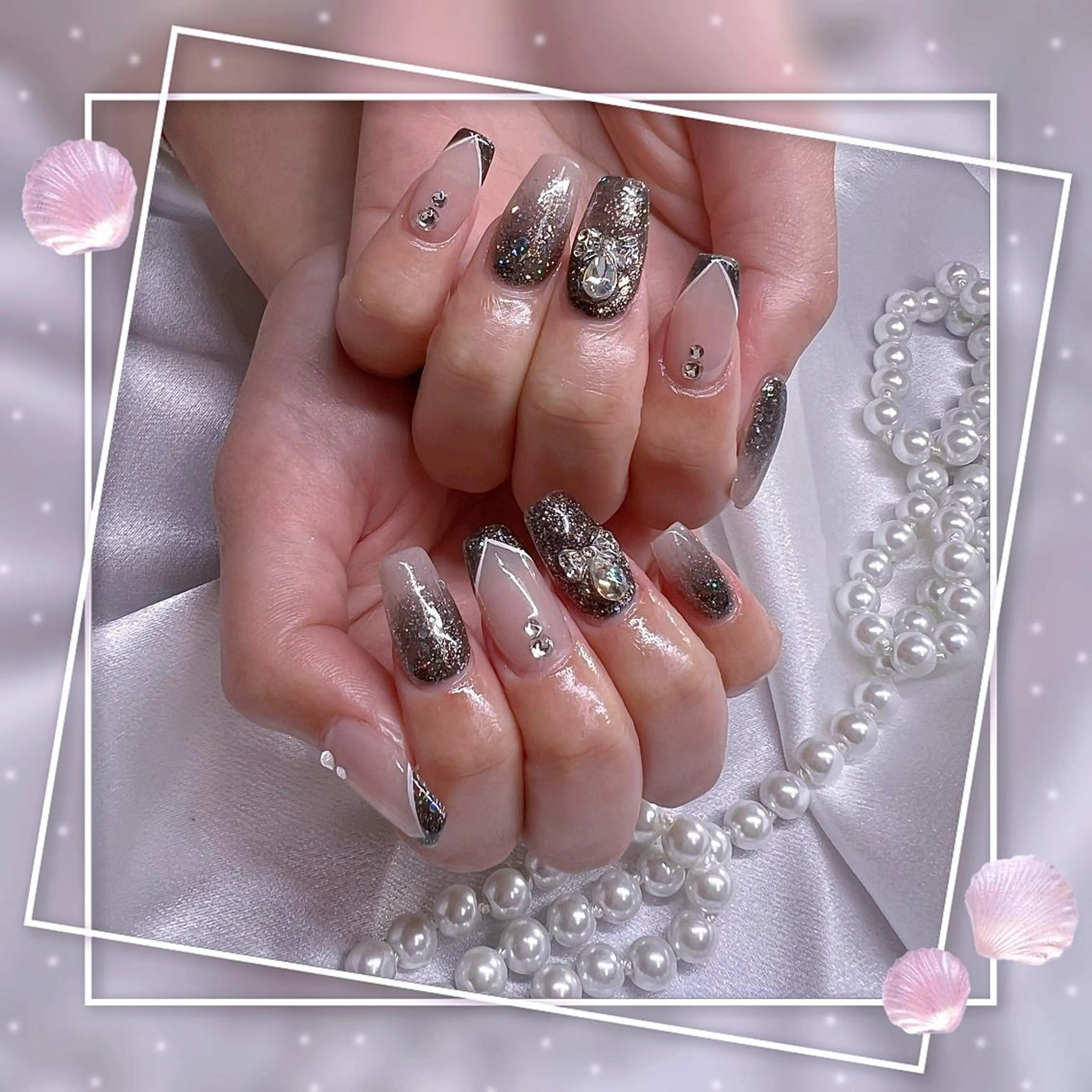 ネイル フレンチネイル キラキラネイル 韓国ネイル マグネットネイル マグネットフレンチ Chill Nailsalonのネイルデザイン
