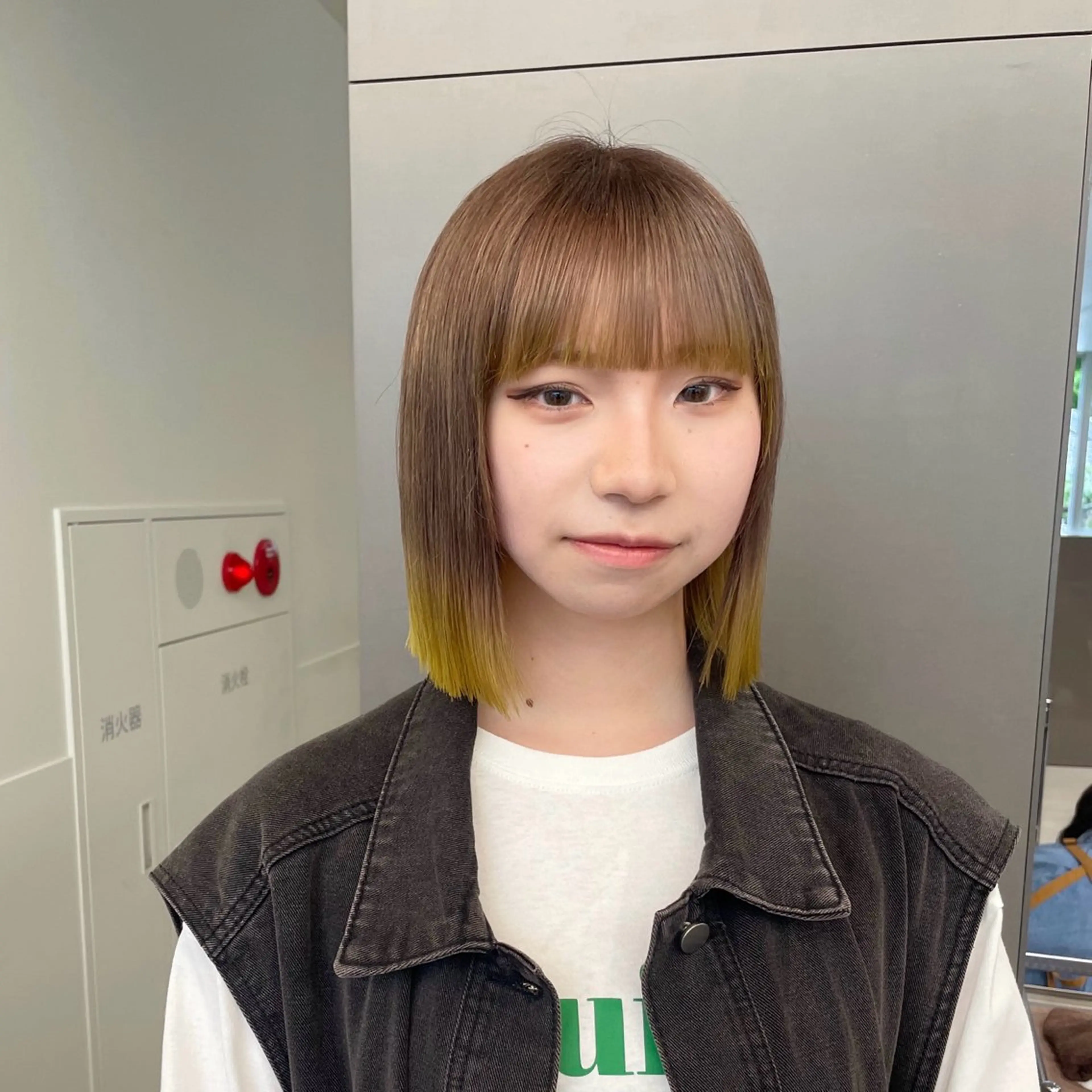 ミディアム カラー ベージュカラー ブリーチ 透明感カラー デザインカラー ダブルカラー ヘアカラー トリートメント ブリーチ/レイヤー 🌻Mutsumiのヘアスタイル