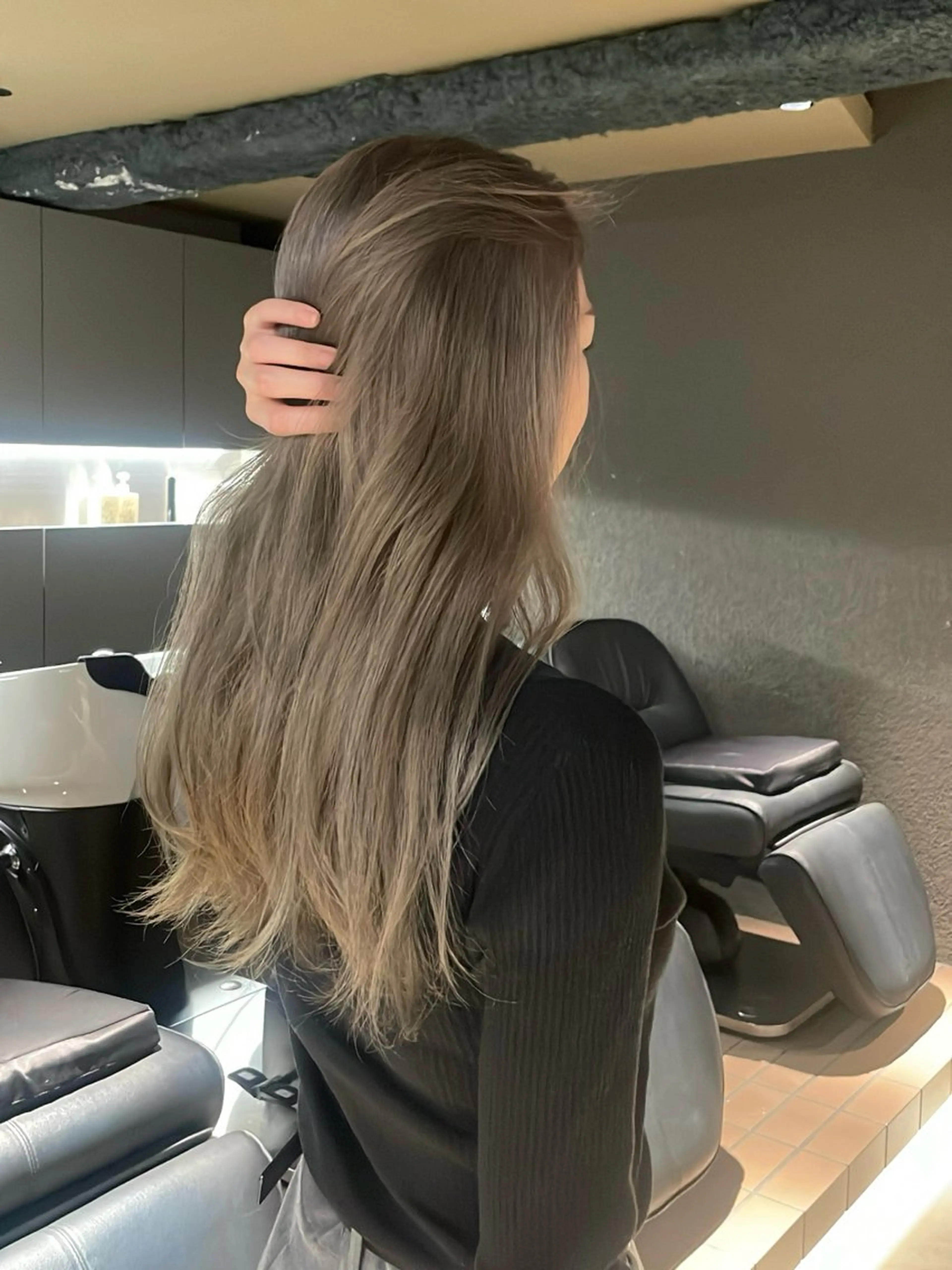 ロング カラー ベージュカラー ブリーチ ブラウンカラー ミルクティーベージュ 名古屋栄♡PELE/ ブリーチ/ハイトーンのヘアスタイル