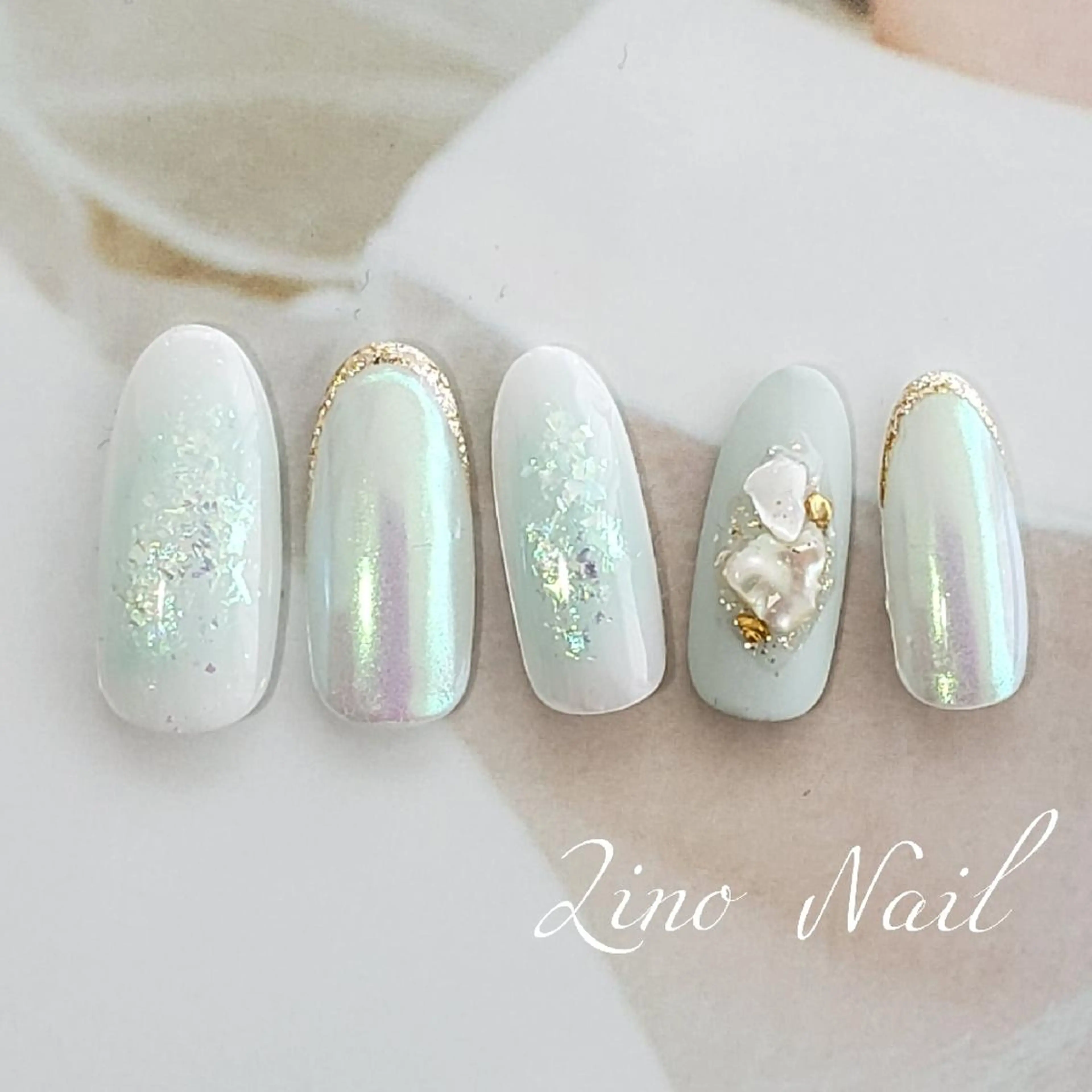 ネイル オーロラネイル カジュアル ジェルネイル グリーン キラキラネイル ハンドネイル Lino Nailのネイルデザイン