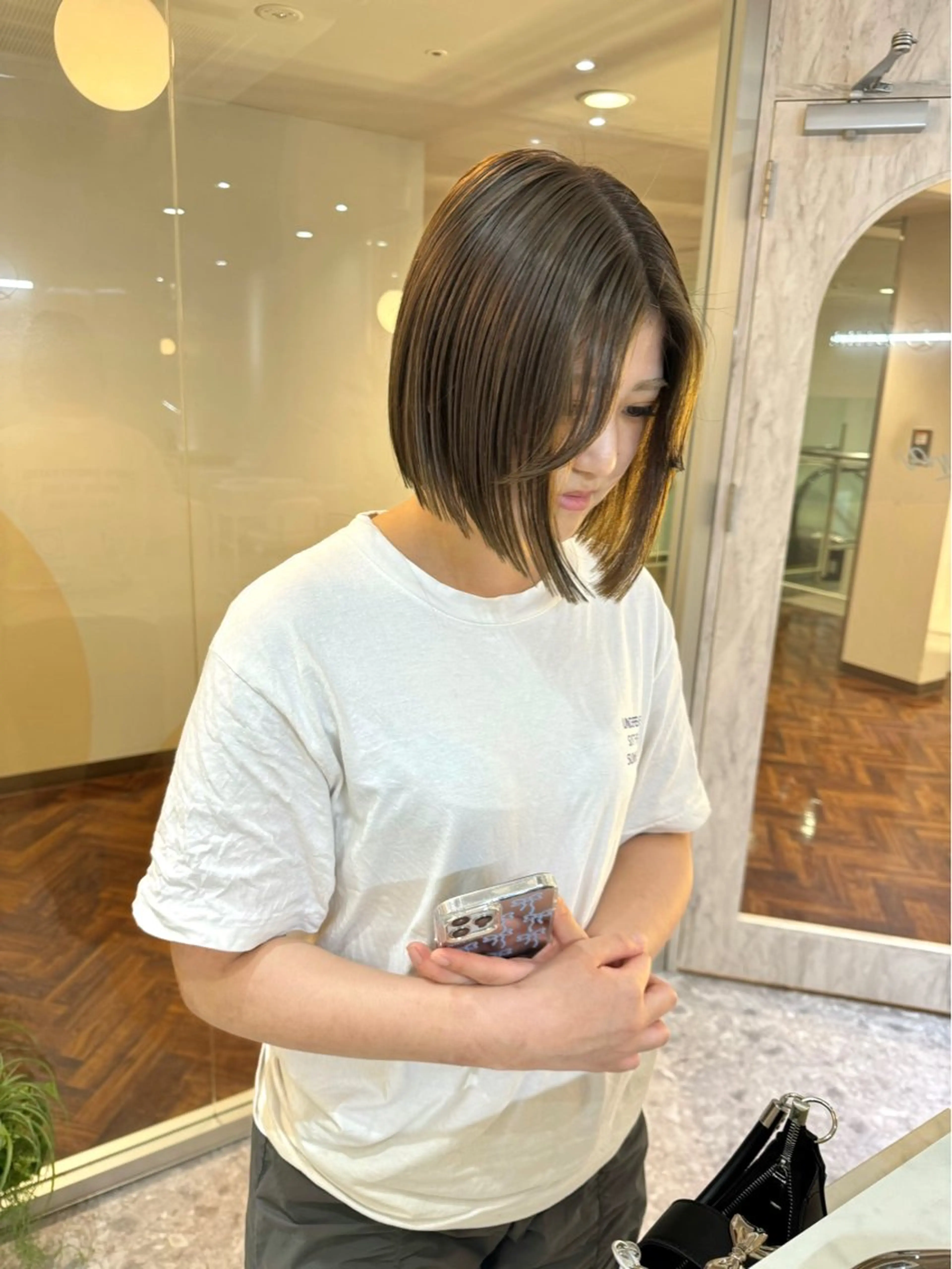ミディアム カラー 切りっぱなしボブ ベージュカラー オリーブベージュ ボブ 韓国ヘア🇰🇷 松田光里のヘアスタイル
