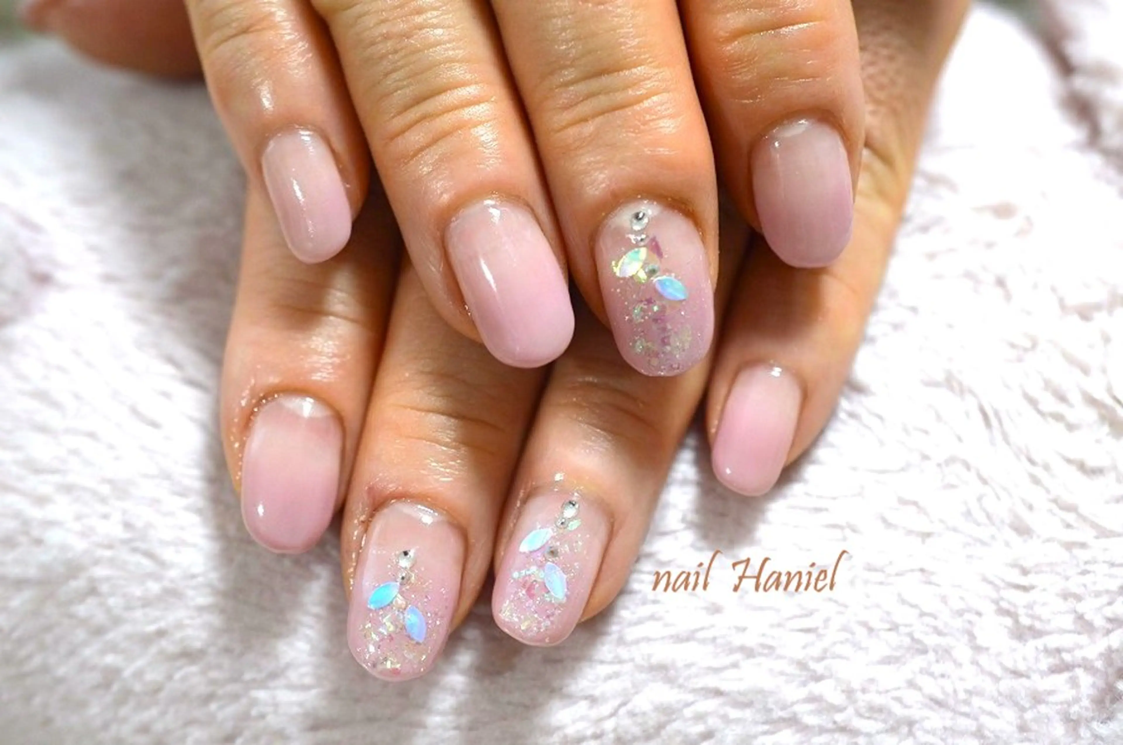 ネイル アートネイル ジェルネイル ホログラムネイル オフィスネイル ワンカラーネイル nail Haniel所属・半蔵門サロンハニエル 魅神 ちよのネイルデザイン