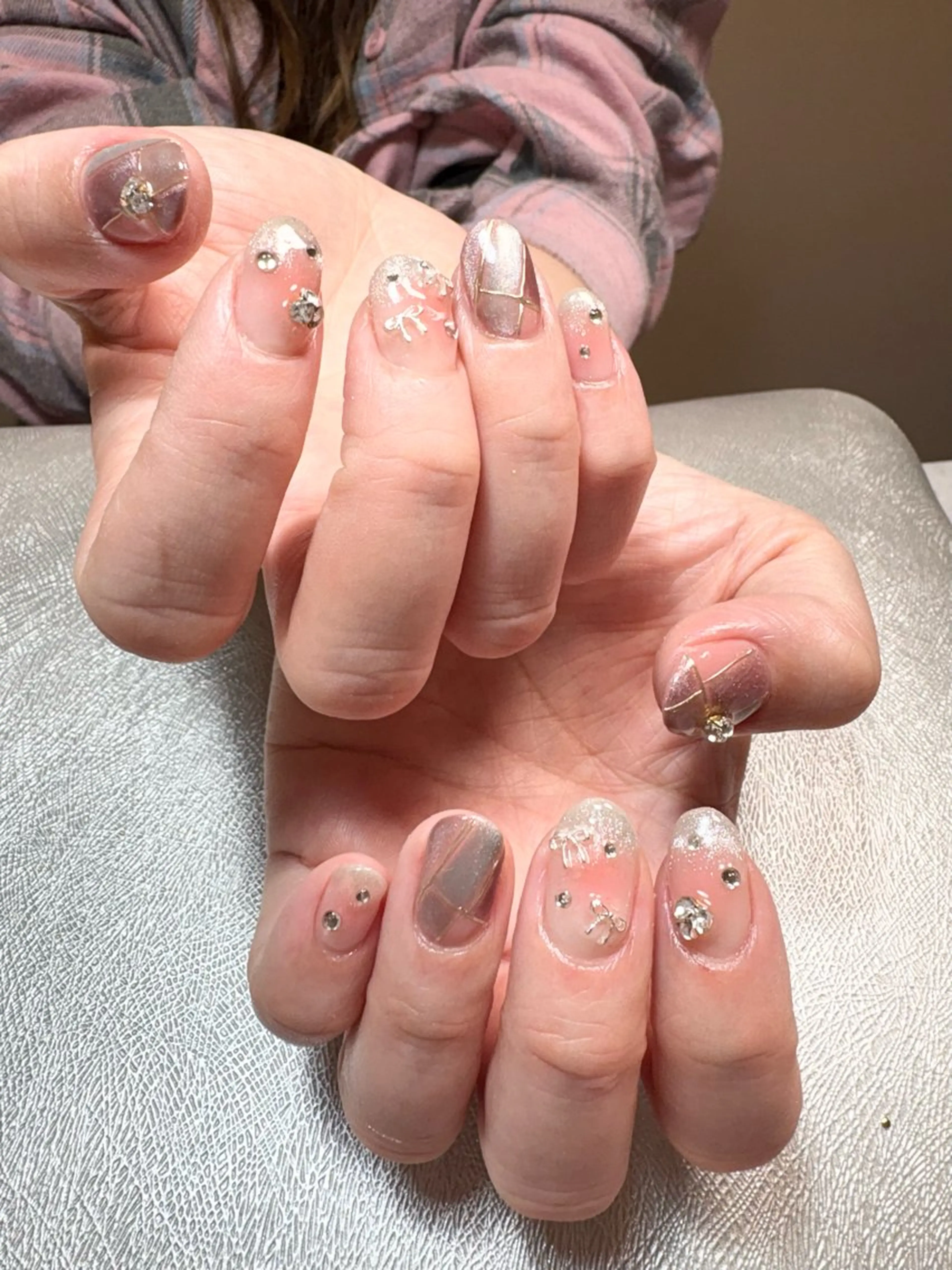 ネイル チークネイル フレンチネイル キラキラネイル マグネットネイル マグネットフレンチ ハンドネイル nailsalon Lumieのネイルデザイン