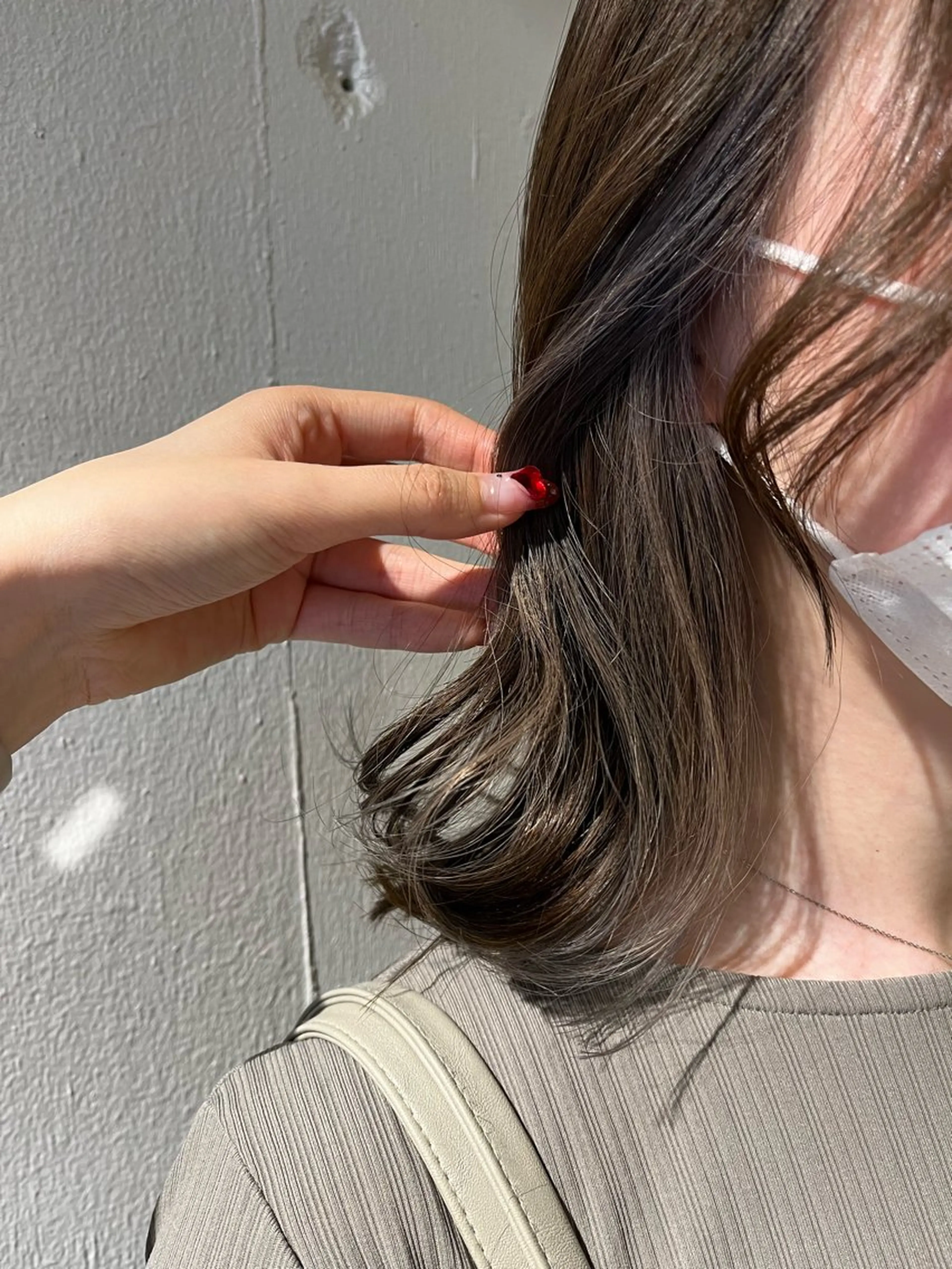 ミディアム ヘアカラー 𝐀𝐲𝐚𝐤𝐚 /艶髪/ストレートのヘアスタイル