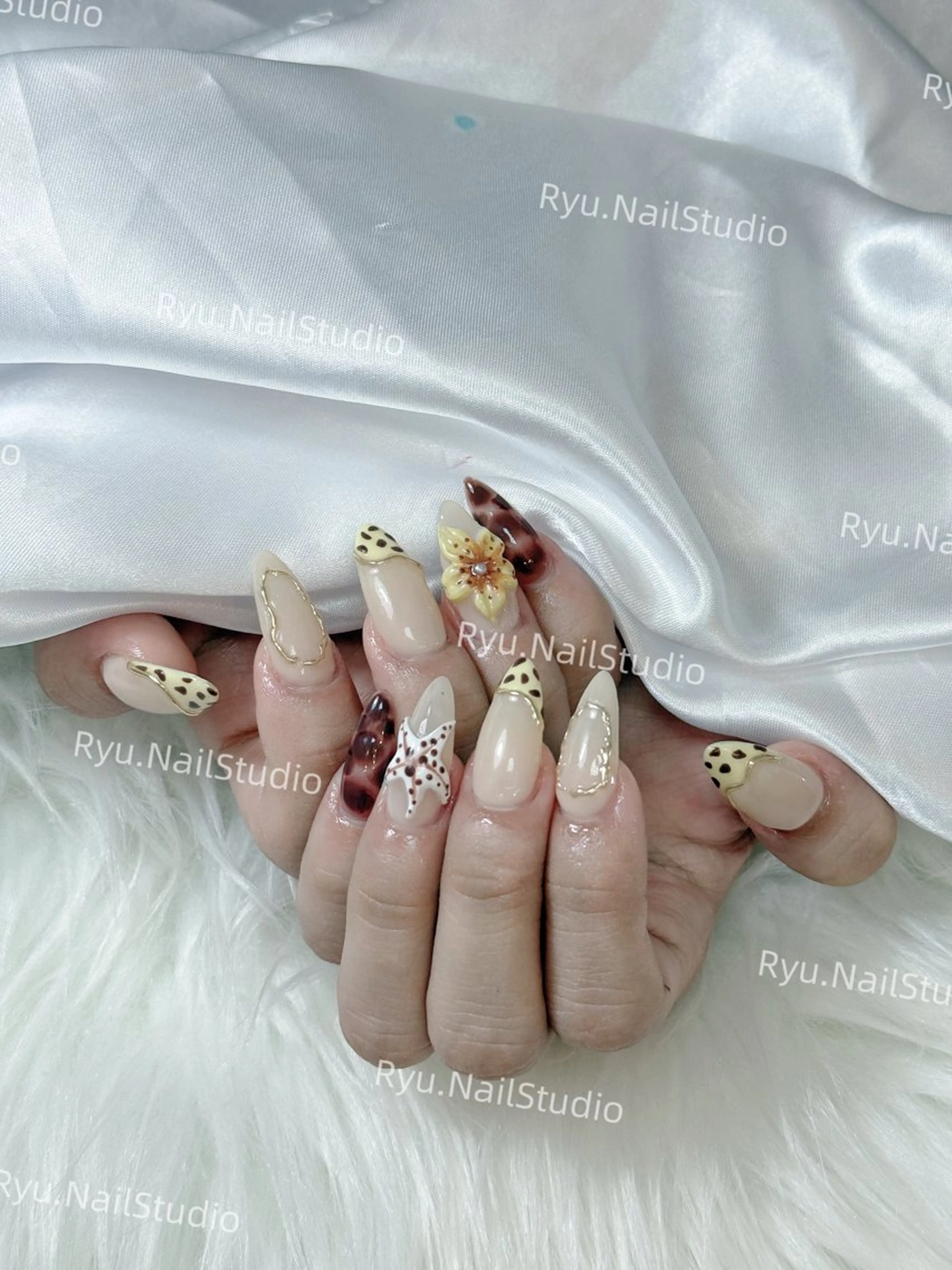 ネイル アートネイル ジェルネイル キラキラネイル ミラーネイル ニュアンスネイル ハンドネイル Ryu Nail Studio所属・Ryu Nailのネイルデザイン