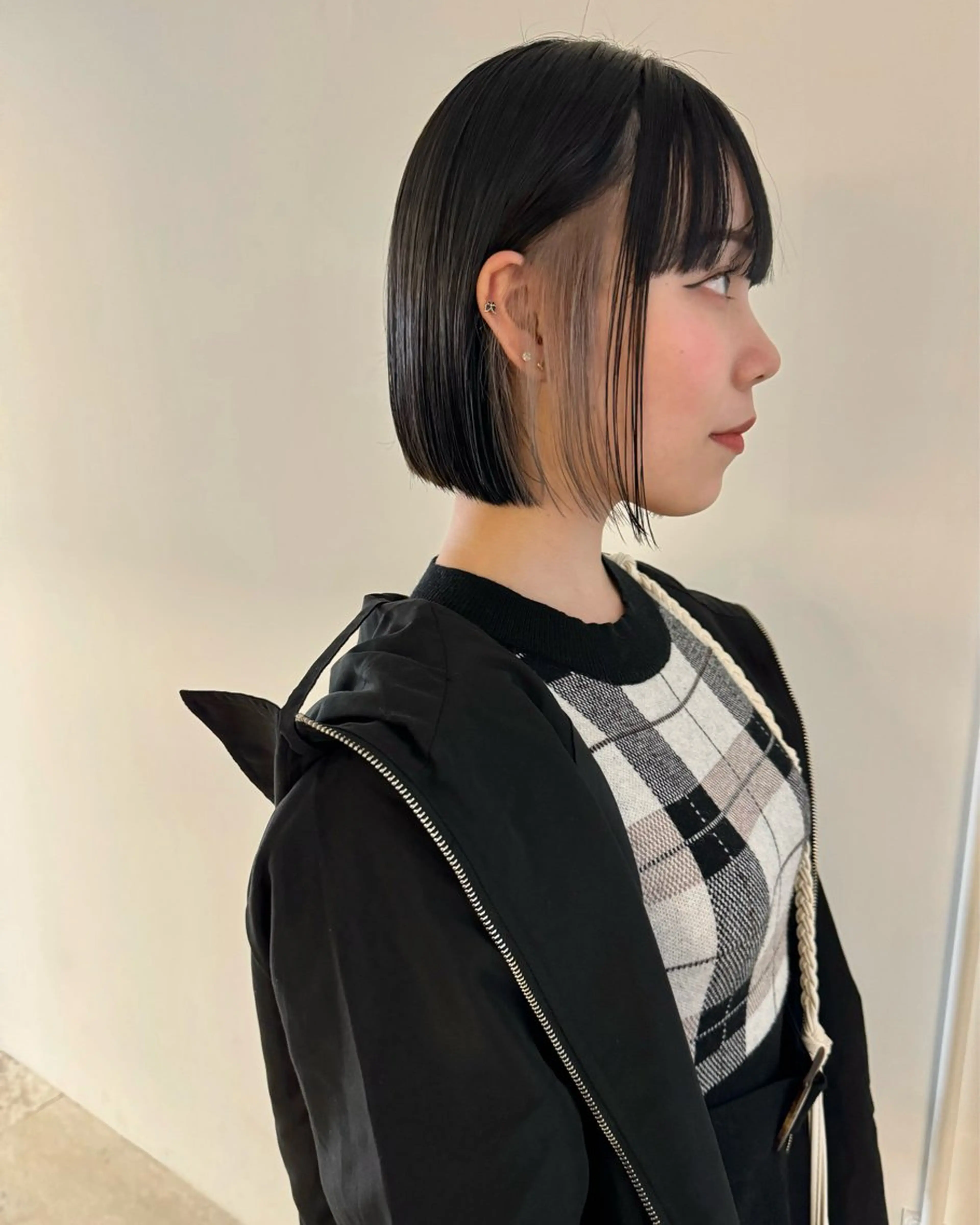 ショート カラー ブリーチ インナーカラー ボブ ヘアカラー RAIMA ハイトーンレイヤーのヘアスタイル